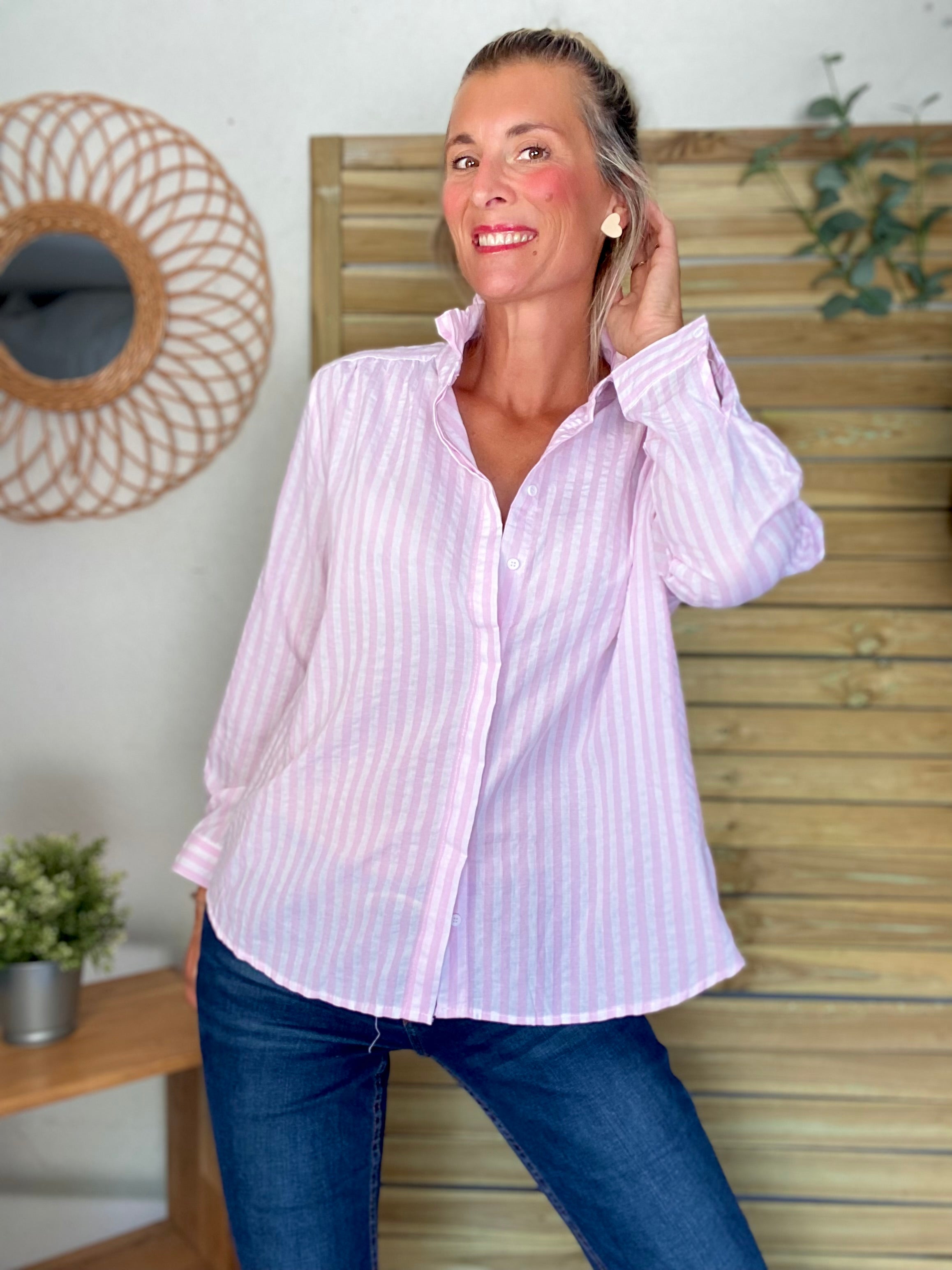 Chemise à rayures roses, col victorien volanté CHARLOTTE