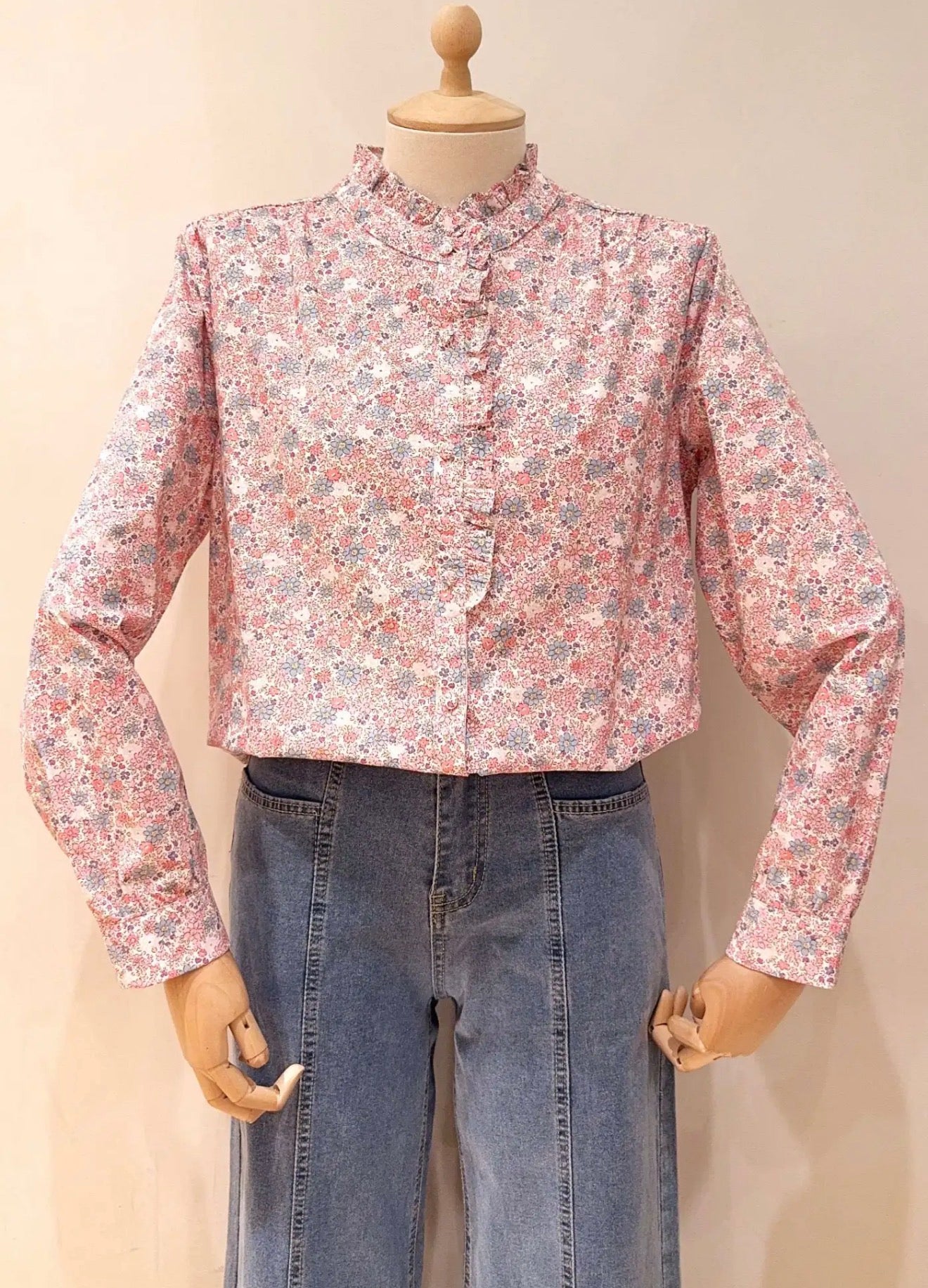 Chemise imprimée Liberty rose clair, col volanté SOLANE