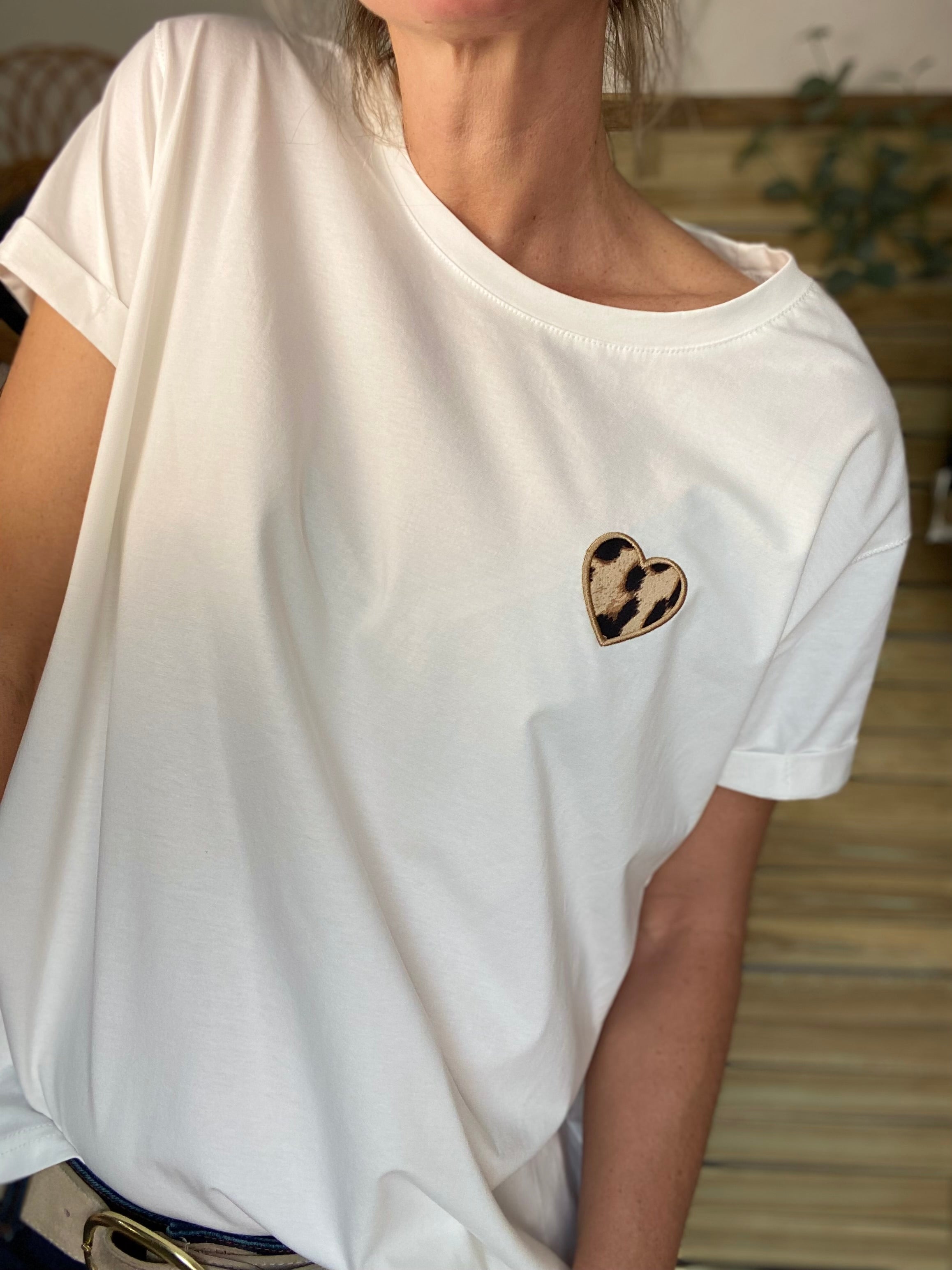 Tee shirt cœur brodé léo 🐆 JULIA - Écru