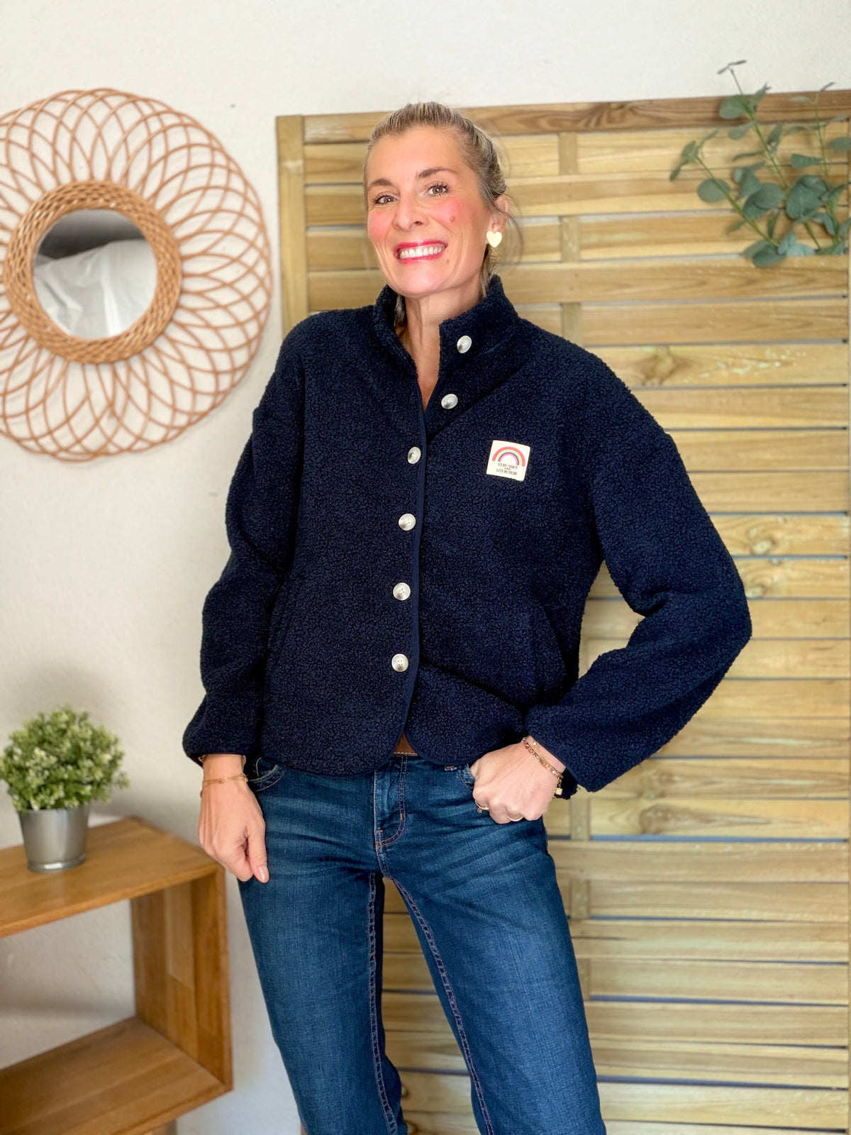 Veste Sherpa boutonnée écusson Arc-en-ciel ÉNORA Bleu marine