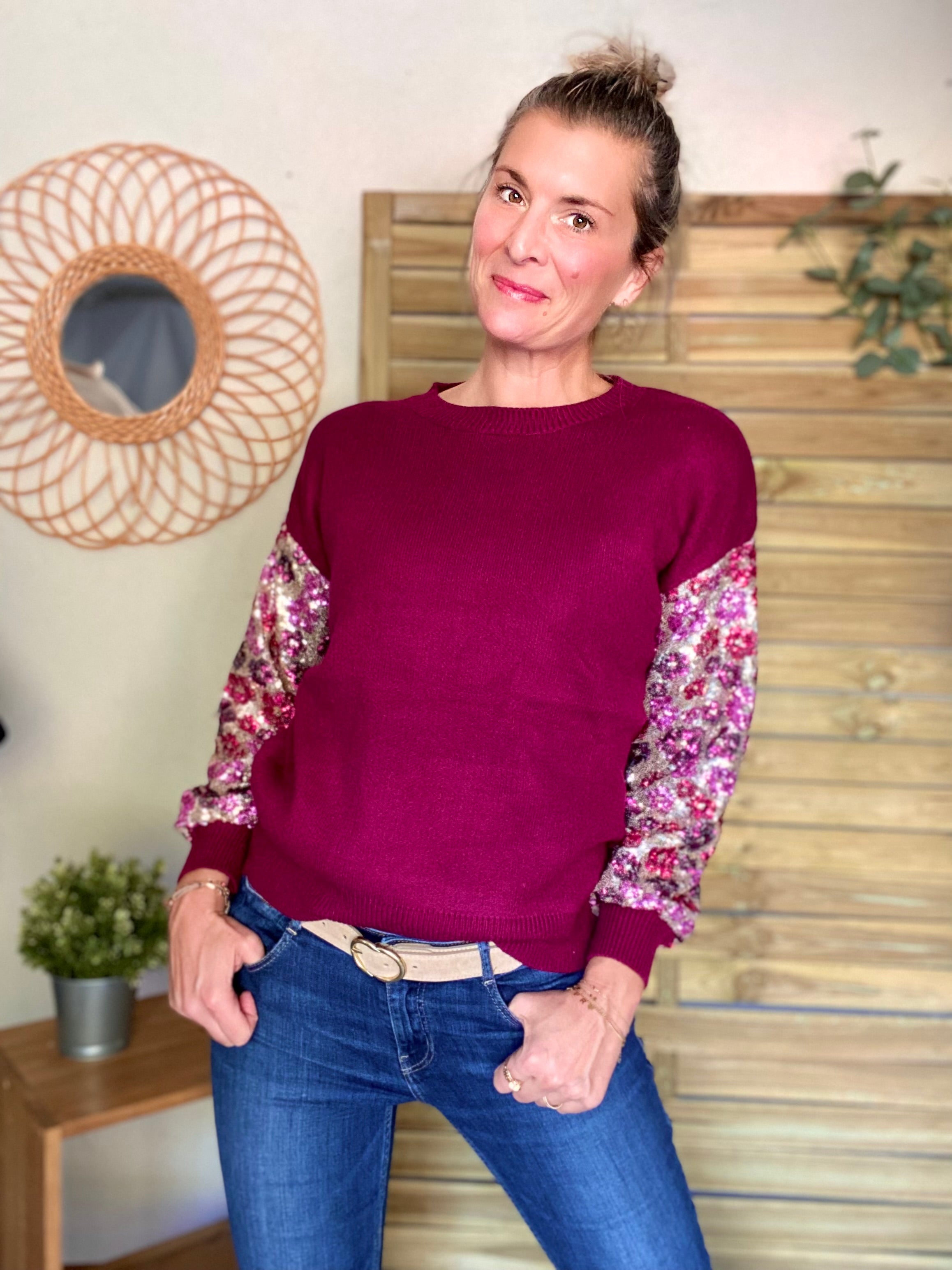 Pull ANDRÉA avec manches à sequins motif fleurs - Bordeaux