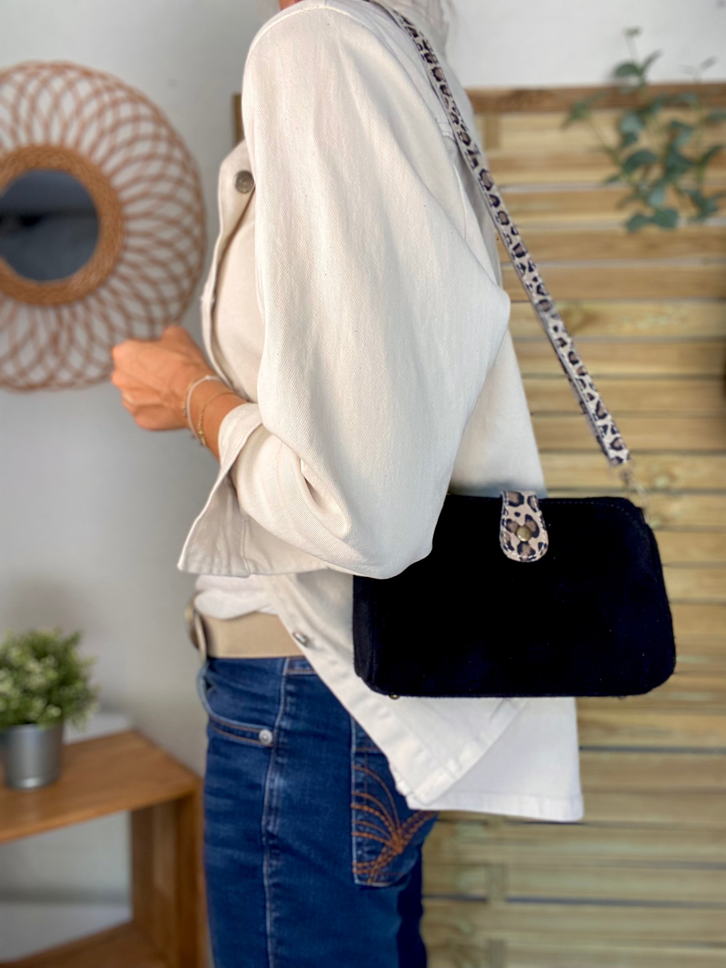 Sac bandoulière en cuir EZRA - Noir/léo