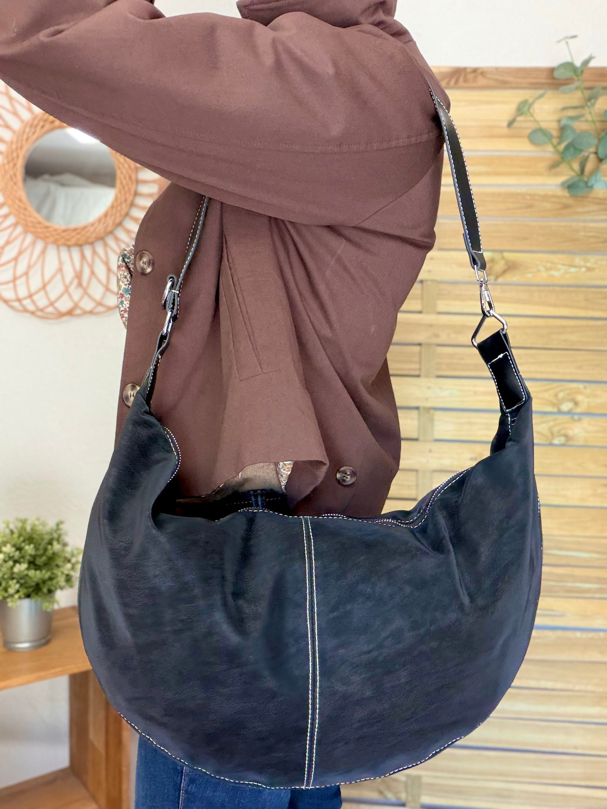 Sac besace XXL en simili cuir brossé - HAROLD Noir