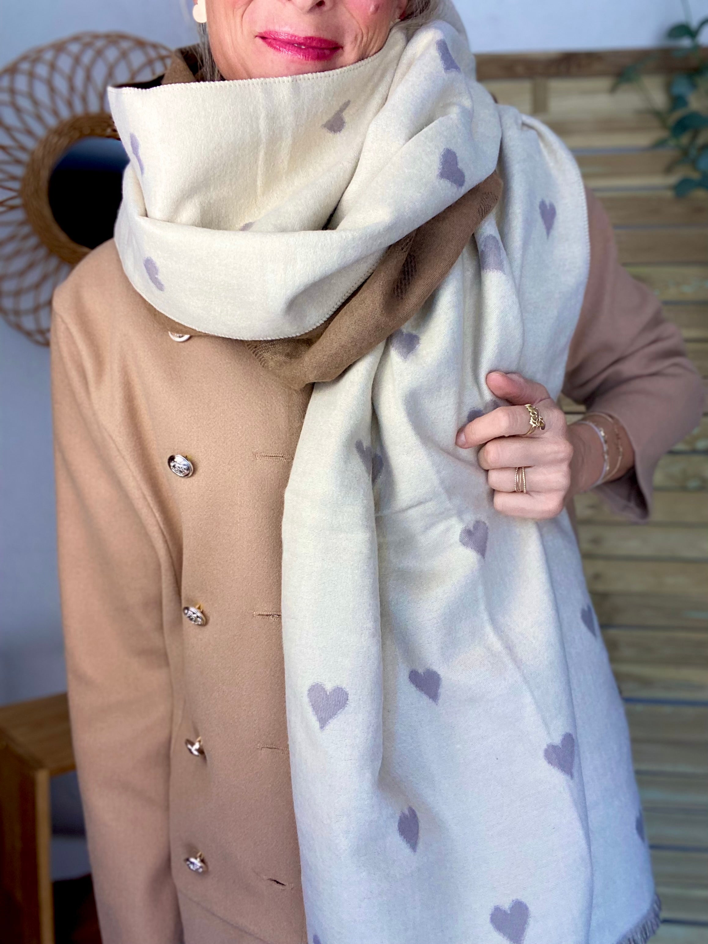 Écharpe douce gros Coeurs PAULETTE - Beige 🩶