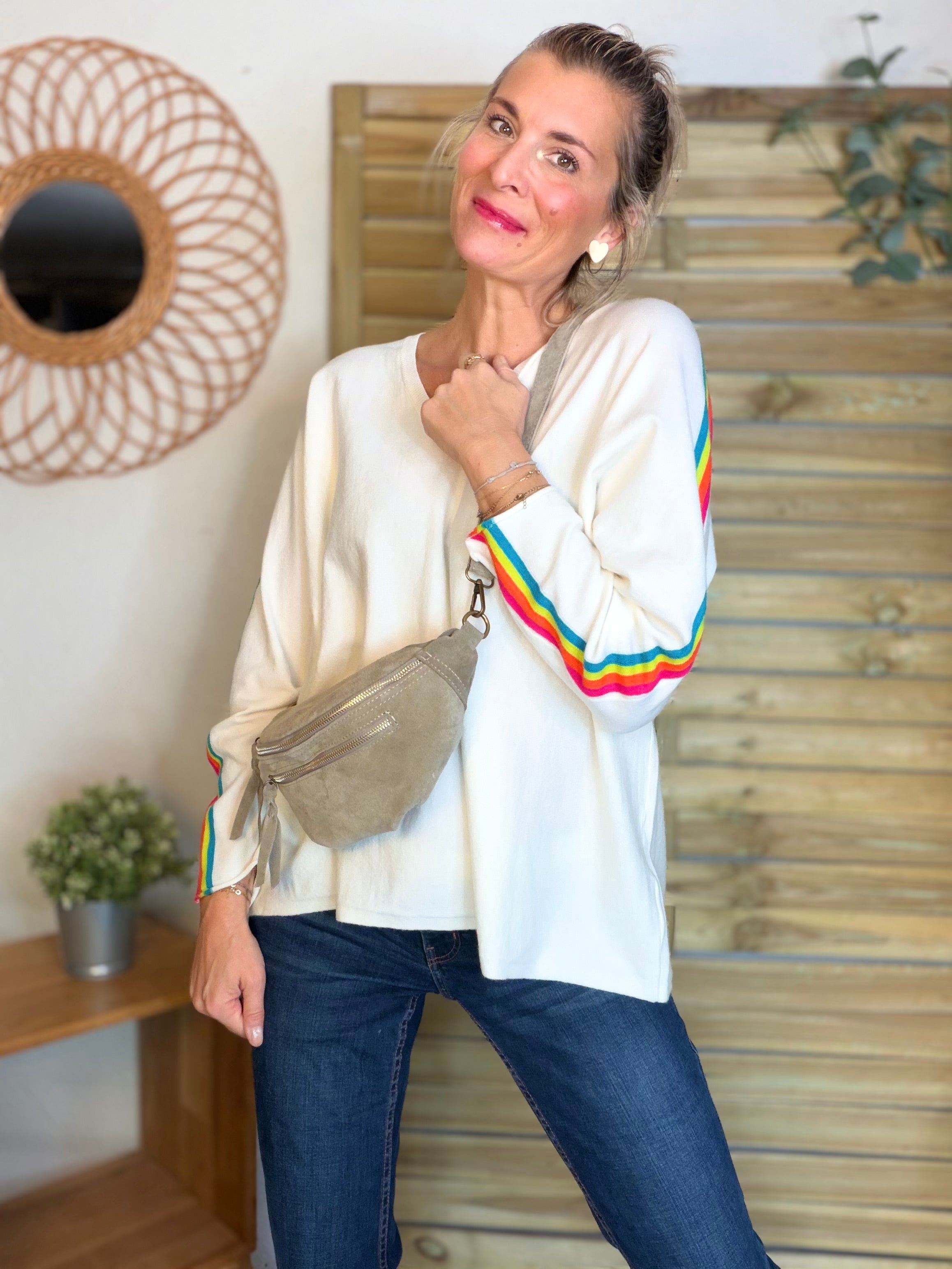Pull fin avec bandes colorées, col V - RAINBOW OVERSIZE 🌈 Écru
