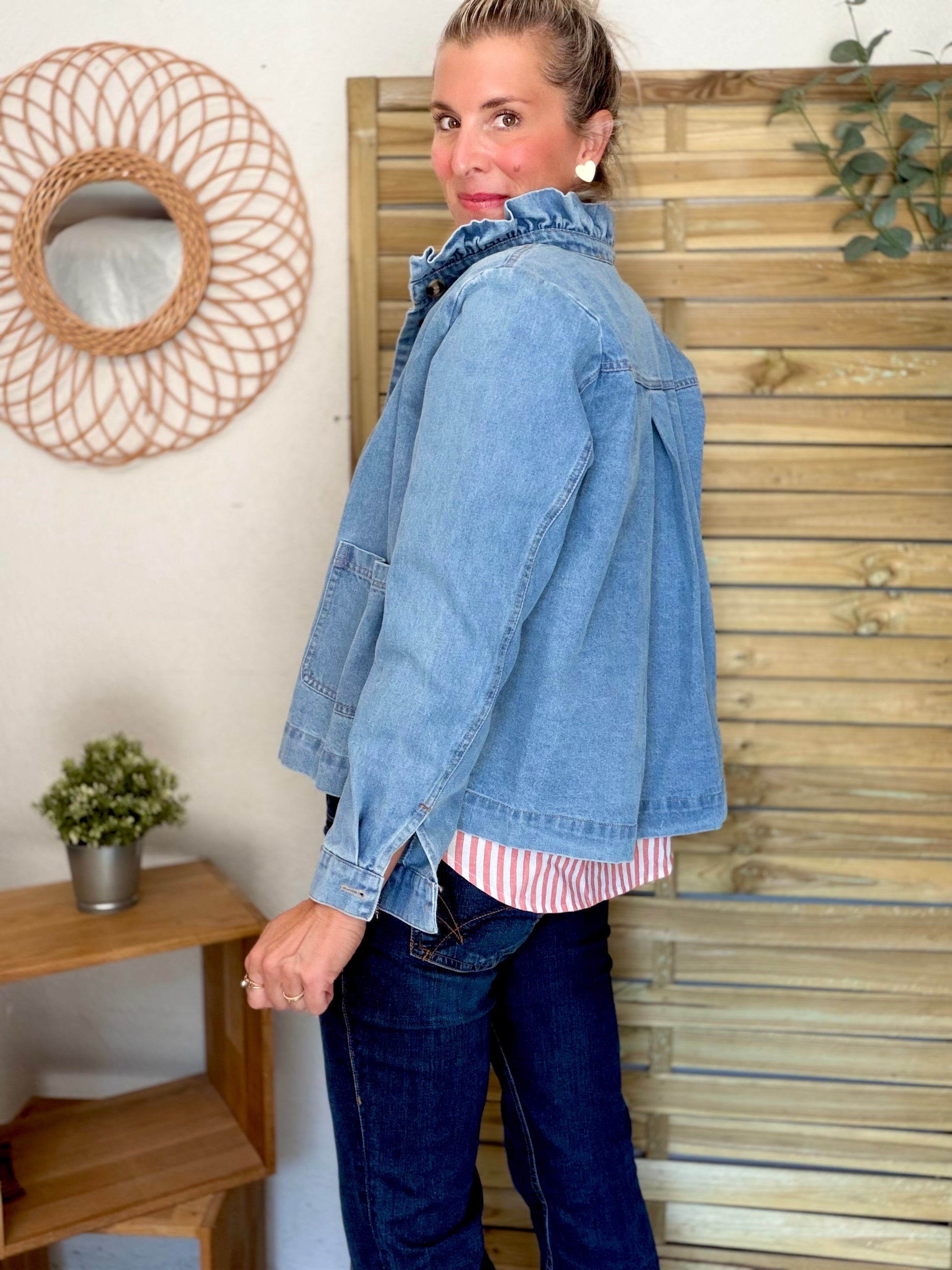 Veste courte légère col volanté JUNON Jean clair