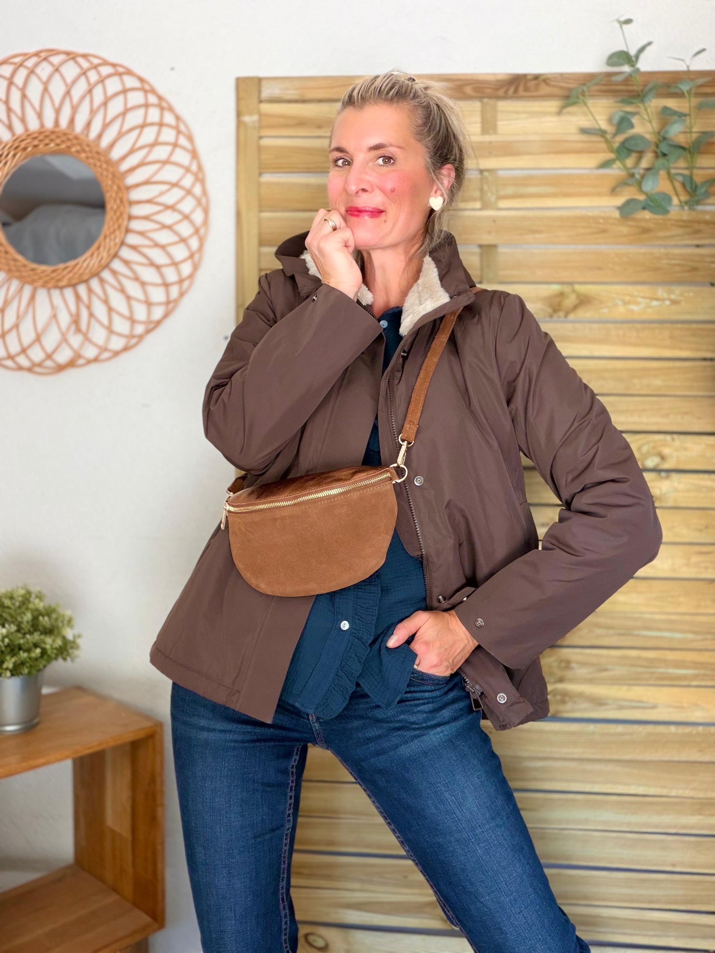 Sac banane M bi-matière en cuir irisé et velours 24cm - POLLY- Choco/Bronze