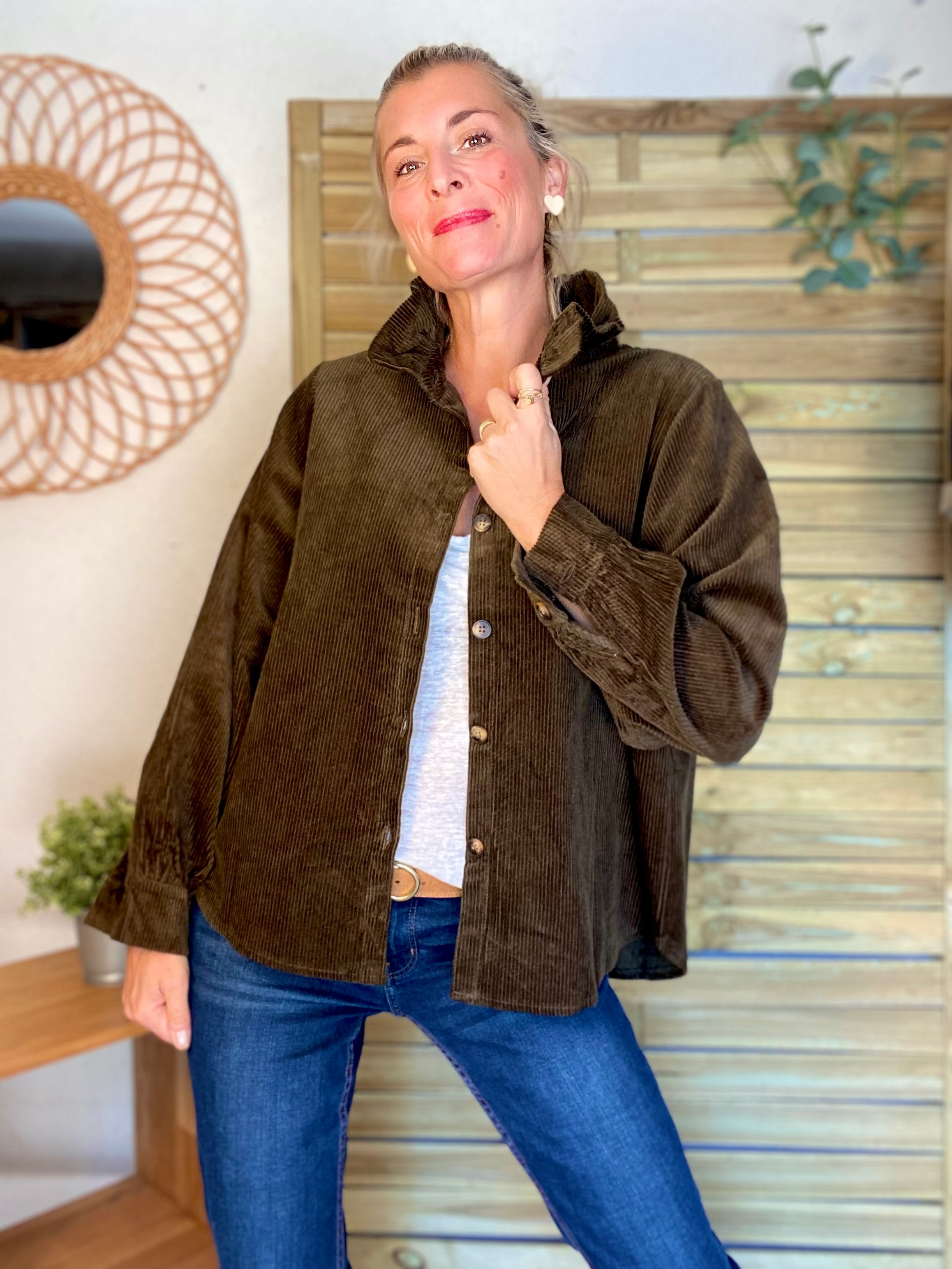 Veste / Chemise en coton, col victorien volanté YVONNE - Velours Kaki