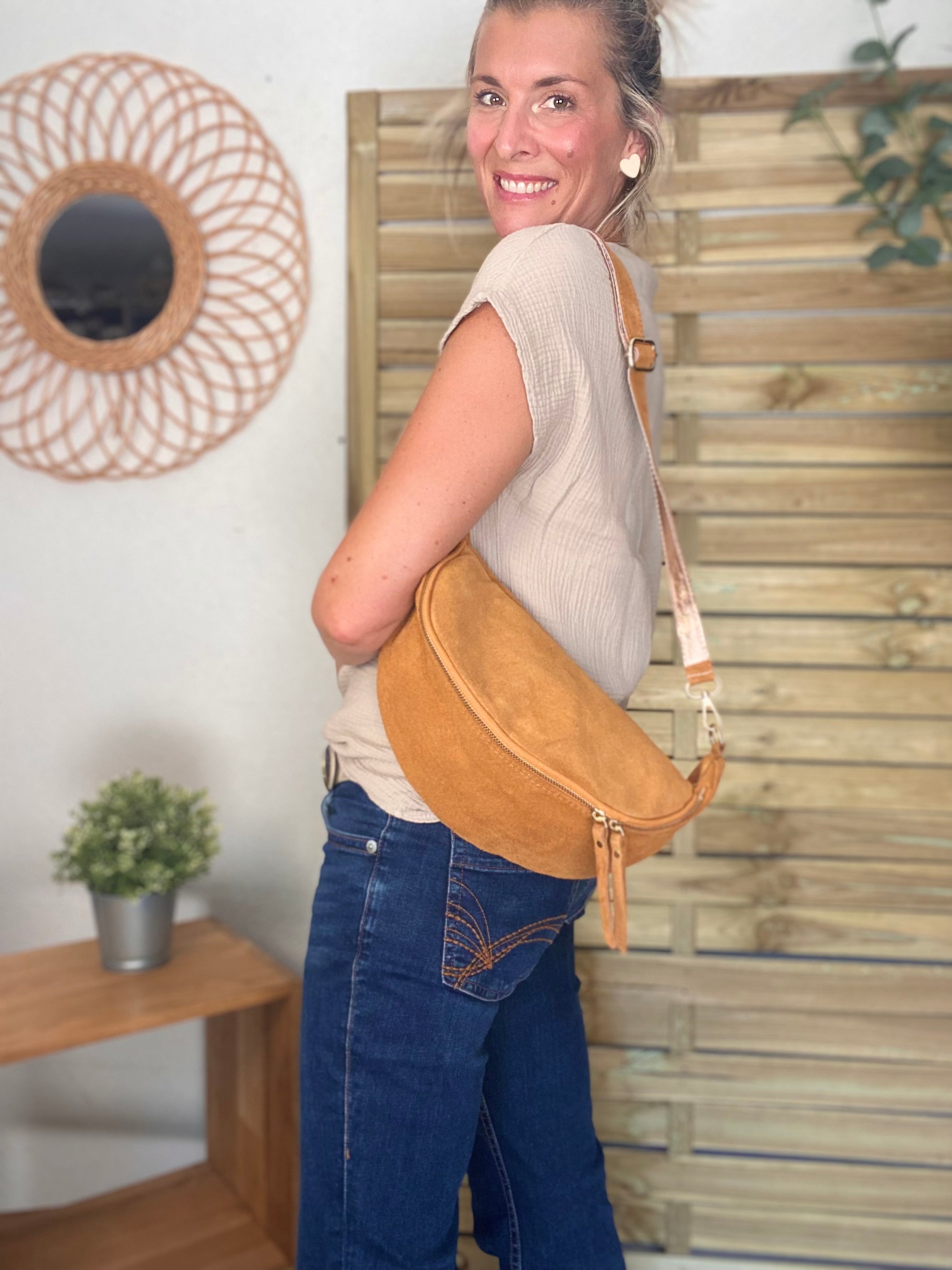 Sac banane XL en croite de cuir - JANE - Camel