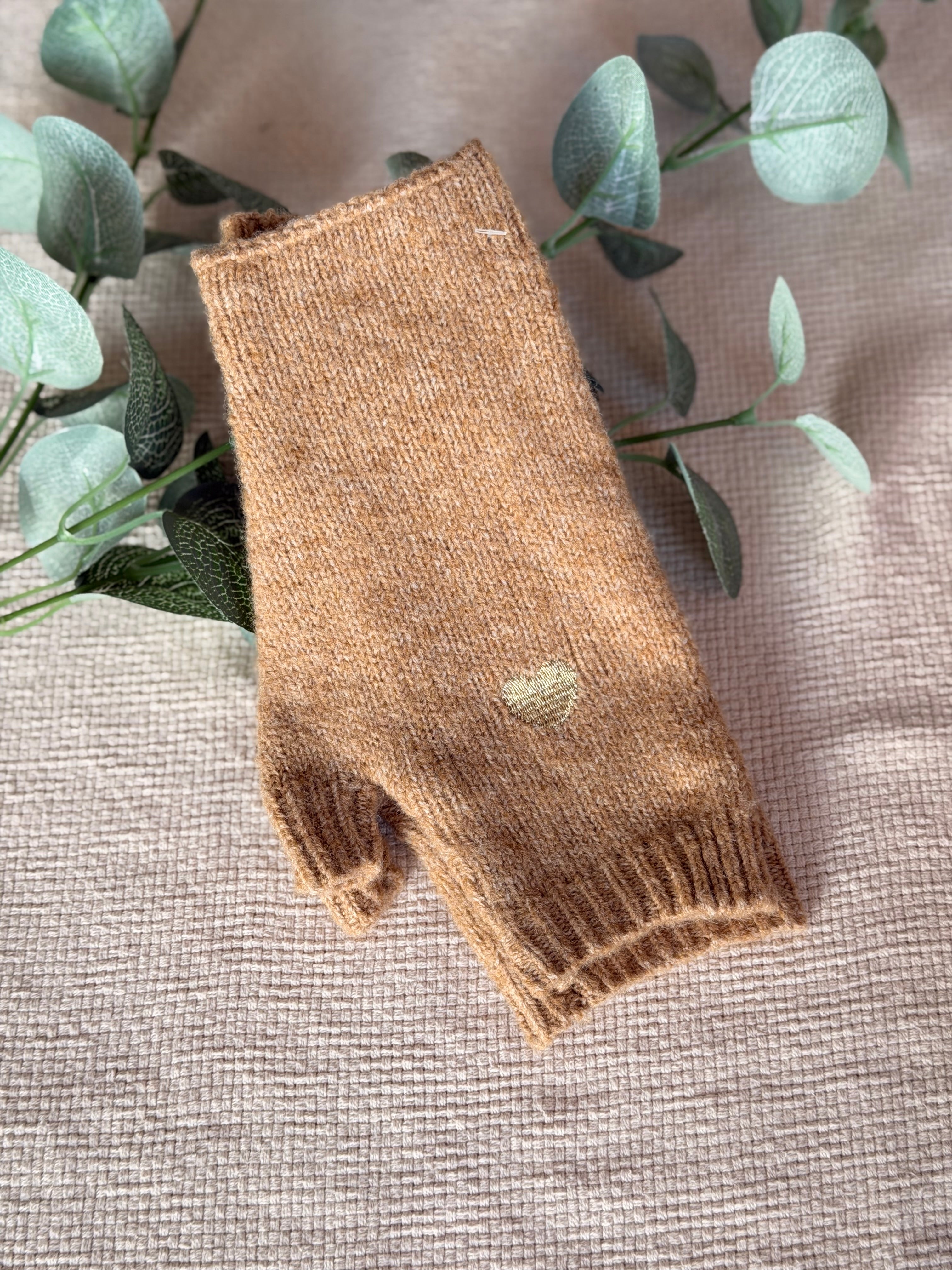 Mitaines CLARISSE avec coeur brodé 💛❤️