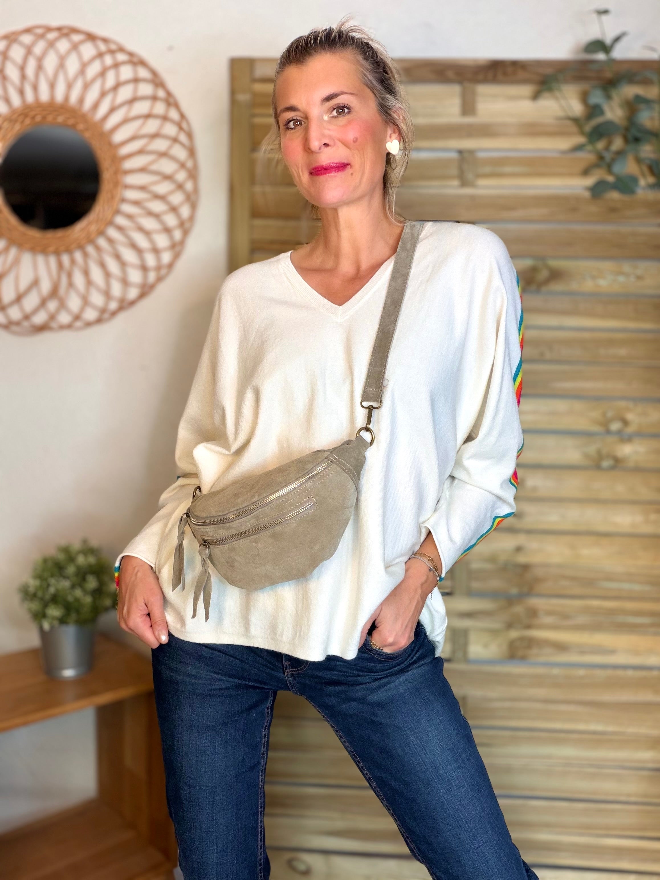 Pull fin avec bandes colorées, col V - RAINBOW OVERSIZE 🌈 Écru