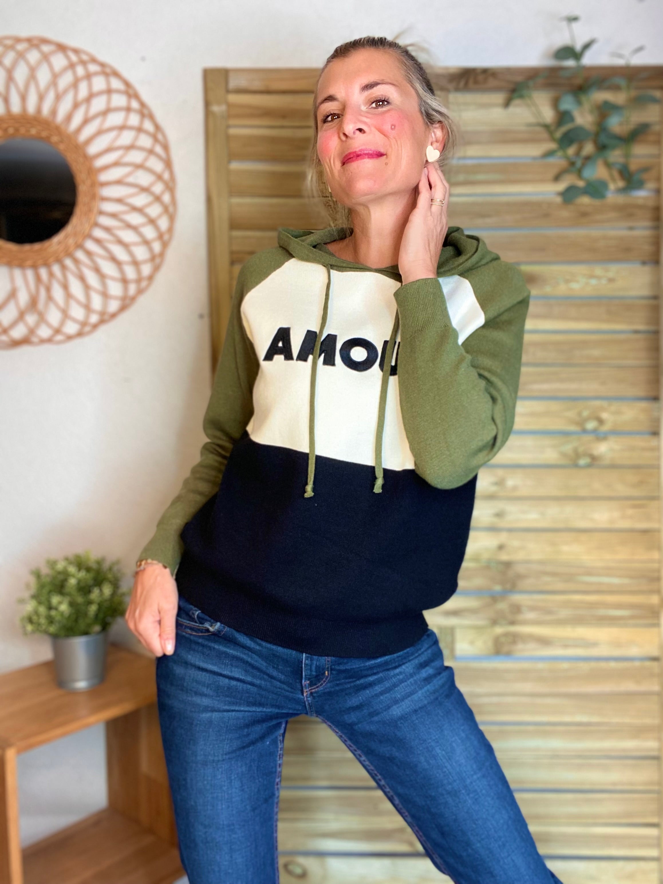 Pull à capuche AMOUR - NORA