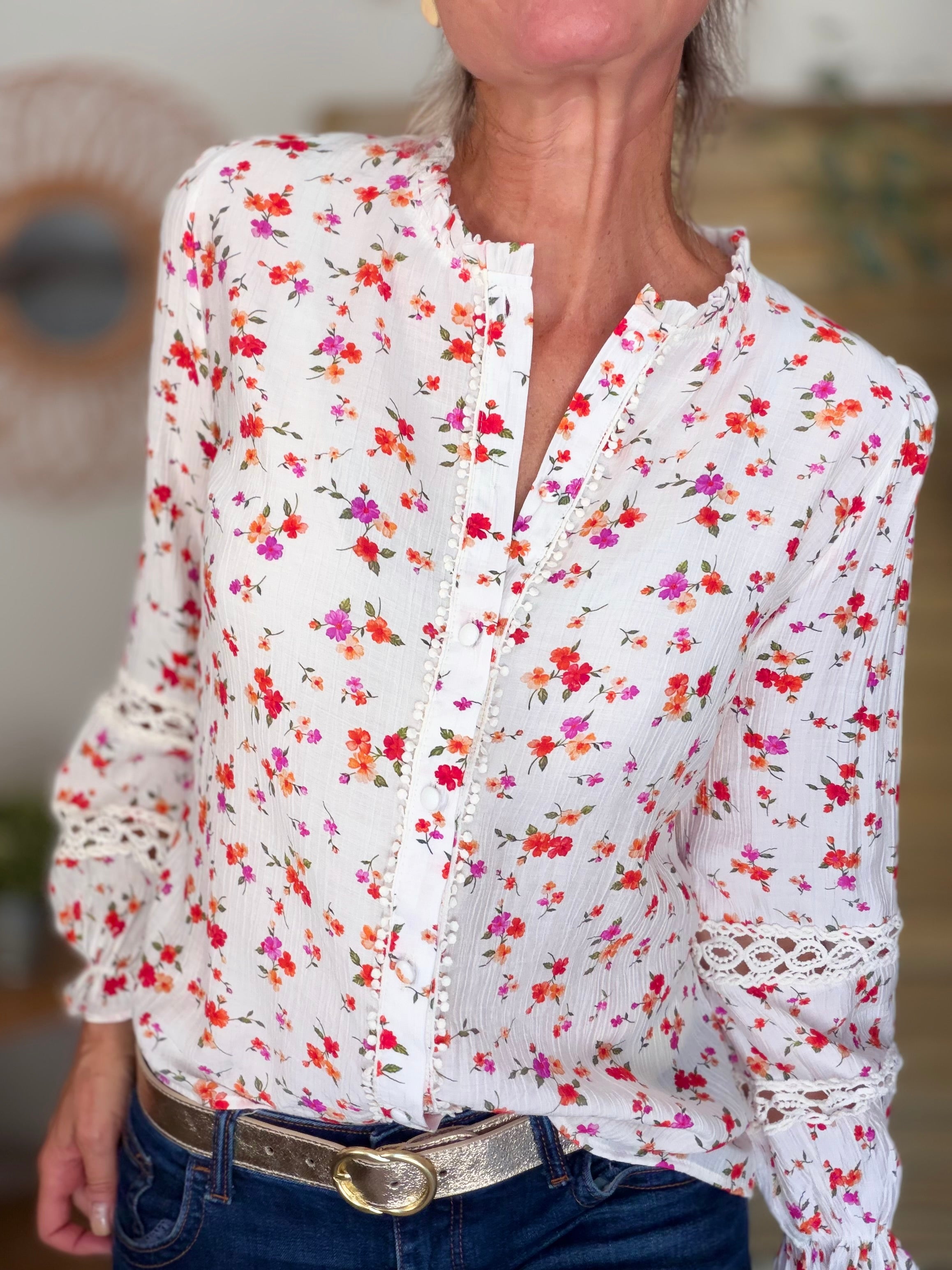 Blouse fleurie corail, manches ajourées SERVANE