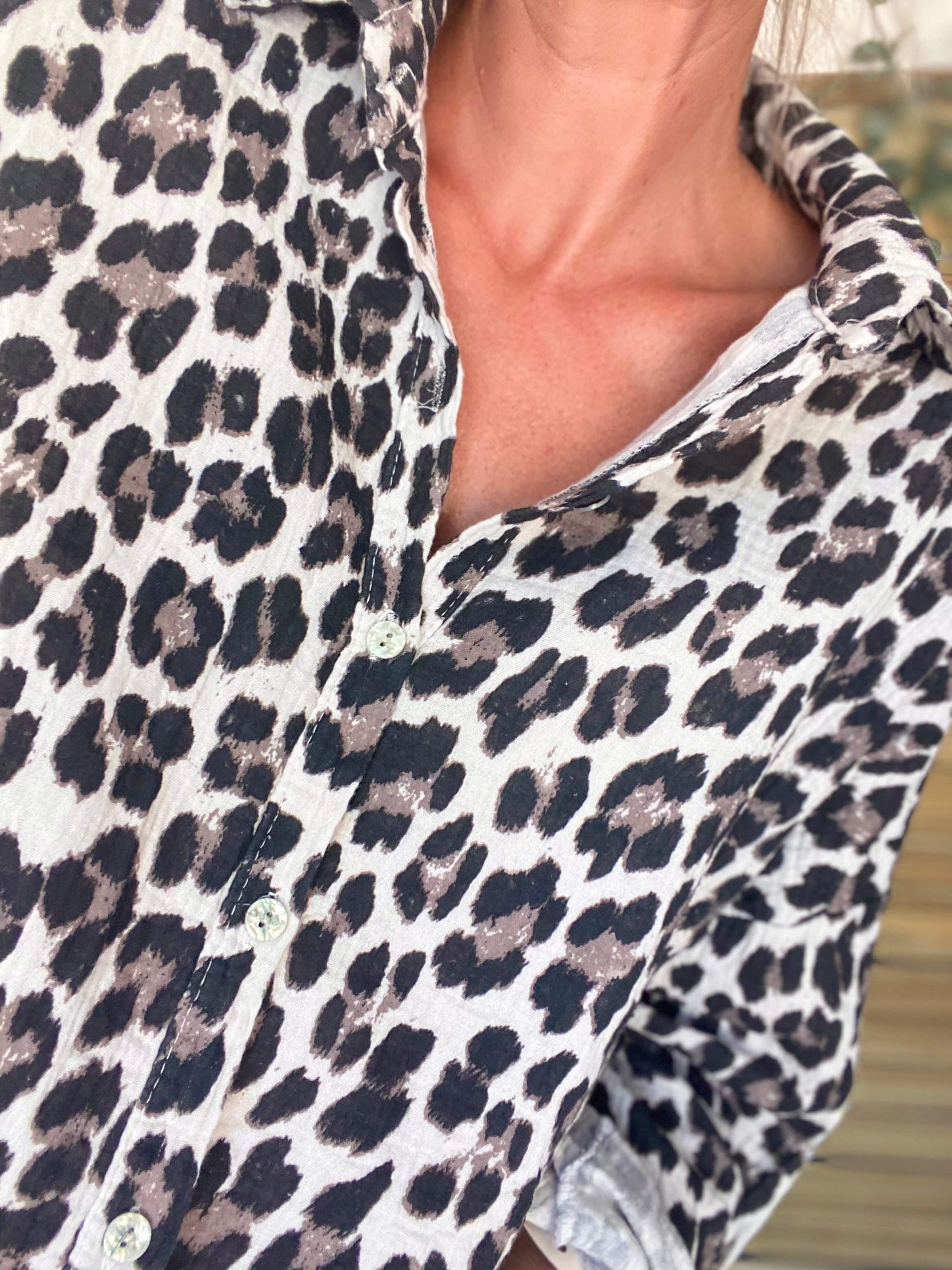 Chemise en gaze de coton imprimé Léo MARCIA - Beige / Taupe