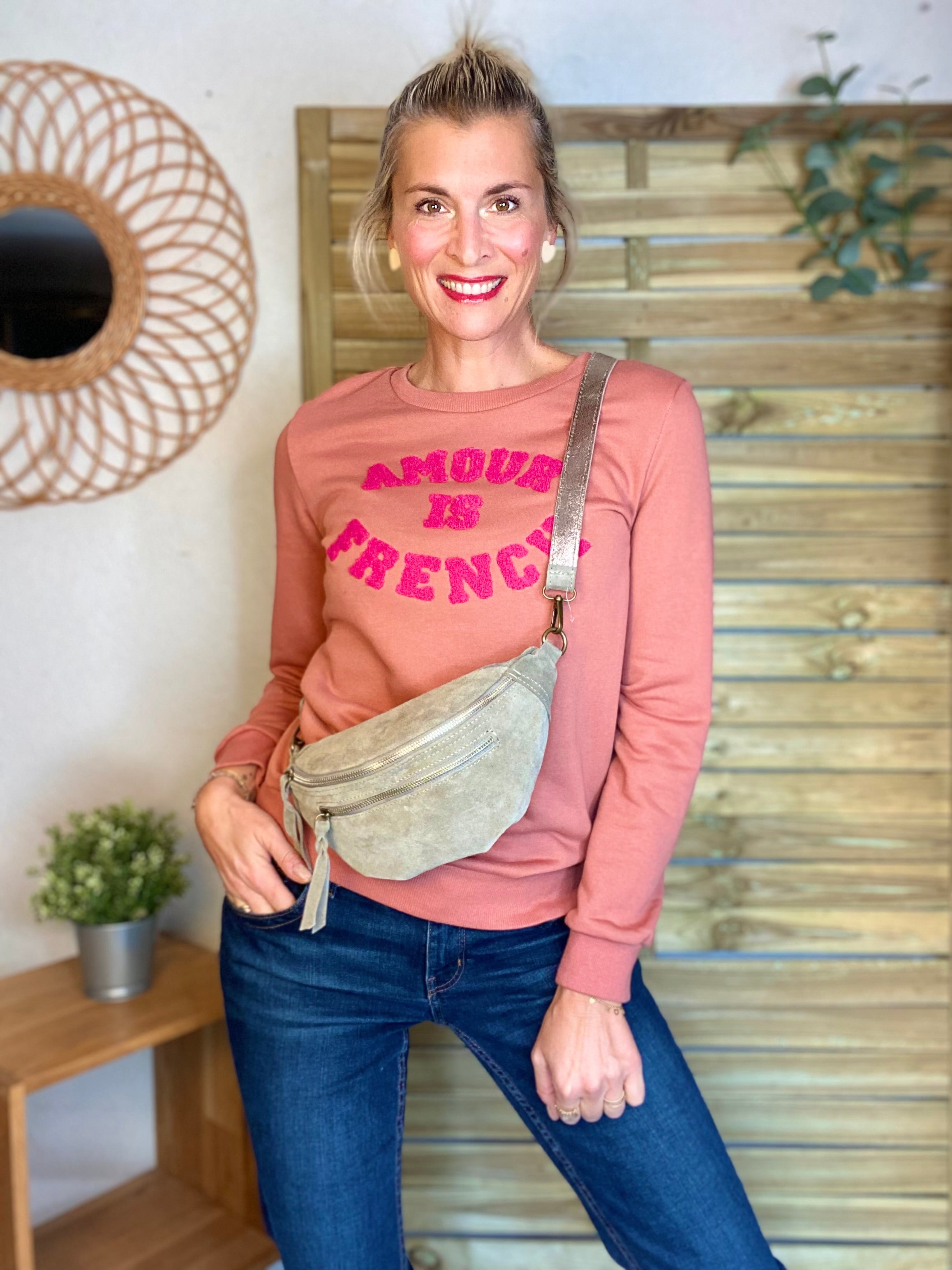 Sweat AMOUR IS FRENCH - OPHELIA - Vieux rose / Fuschia