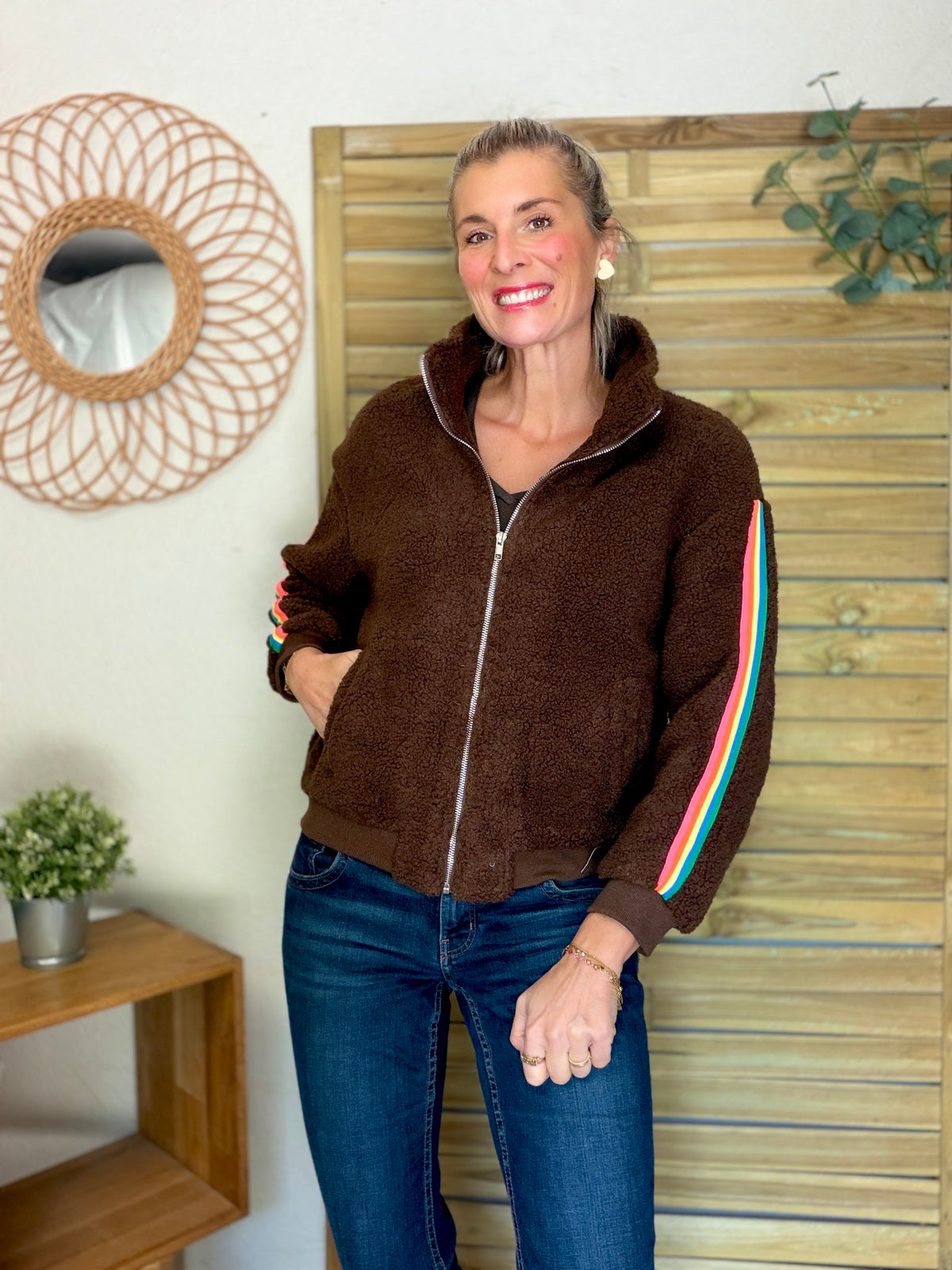 Veste Sherpa zippée bandes Arc-en-ciel CORALIE Chocolat 🌈