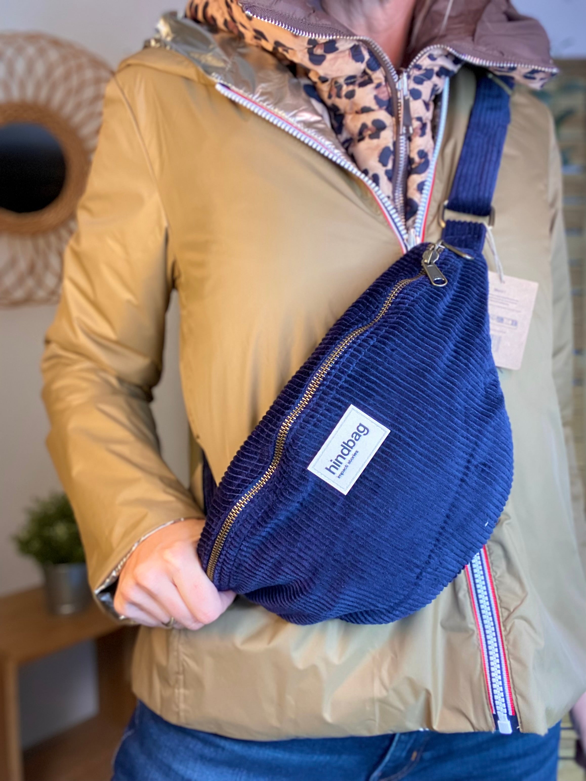 Sac banane XL HINDBAG Sasha Velours Marine