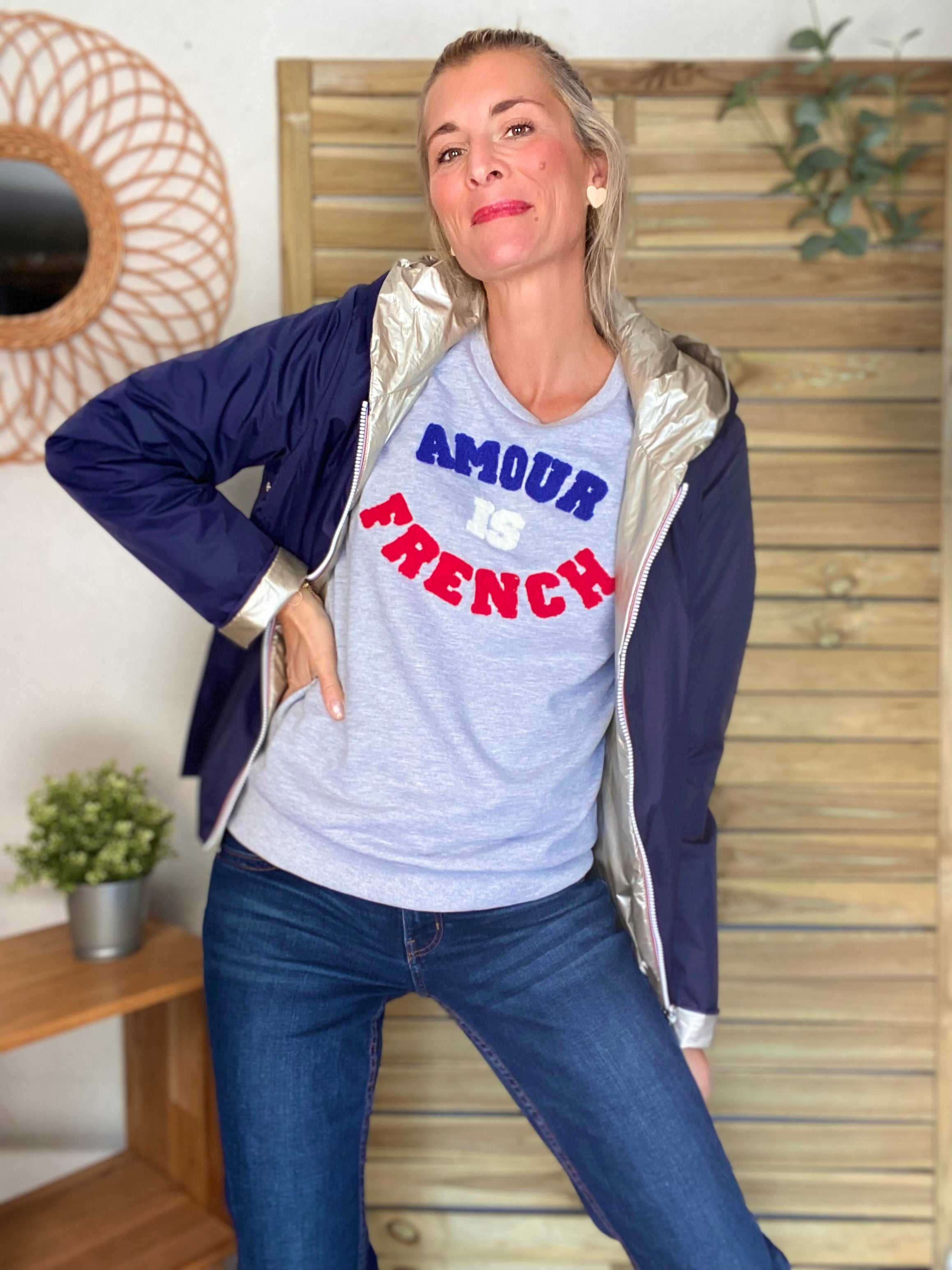 Sweat AMOUR IS FRENCH - OPHELIA - Gris / Tricolore 🇫🇷