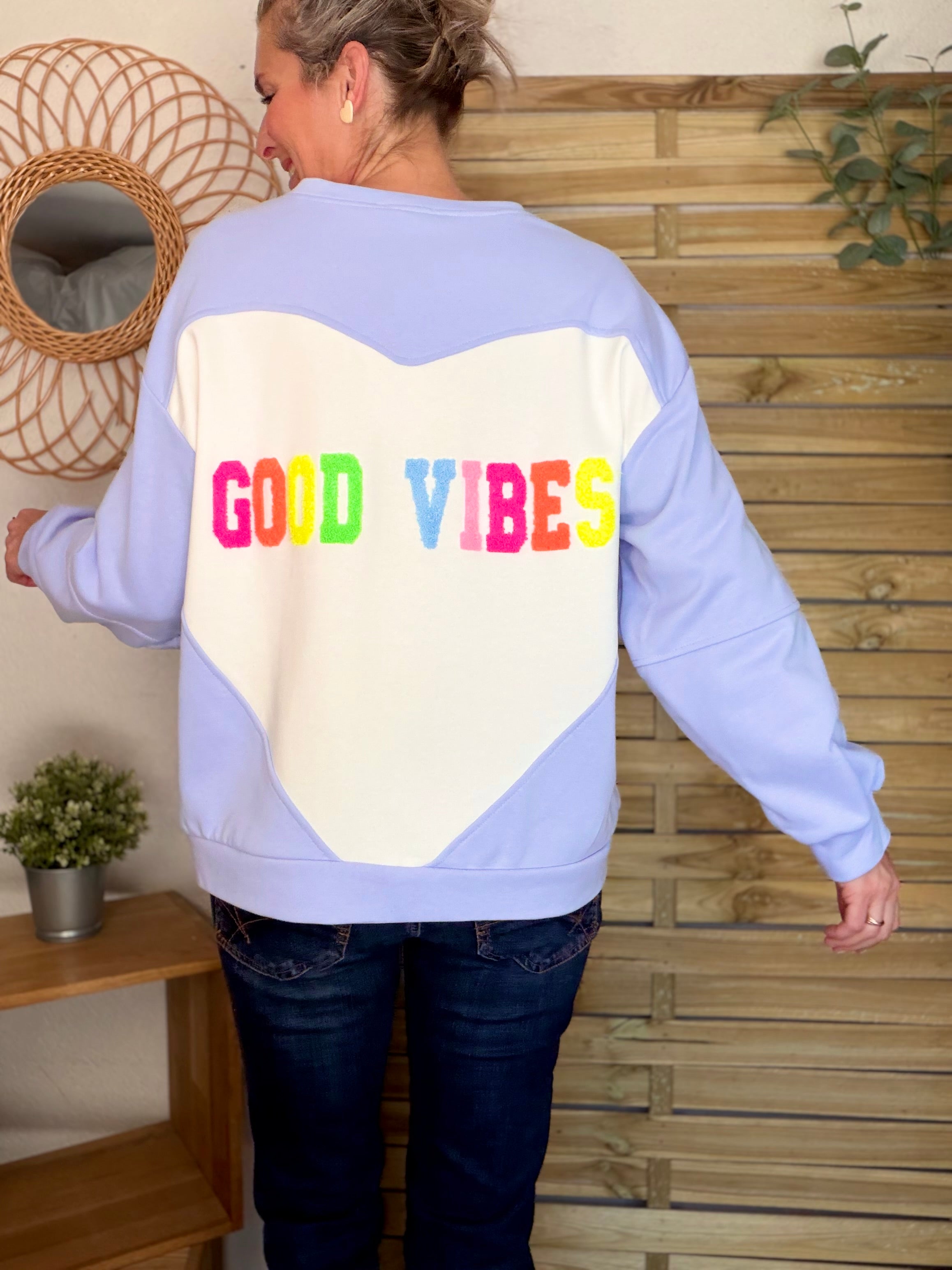Sweat oversized GOOD VIBES ALYSSA bleu ciel/blanc