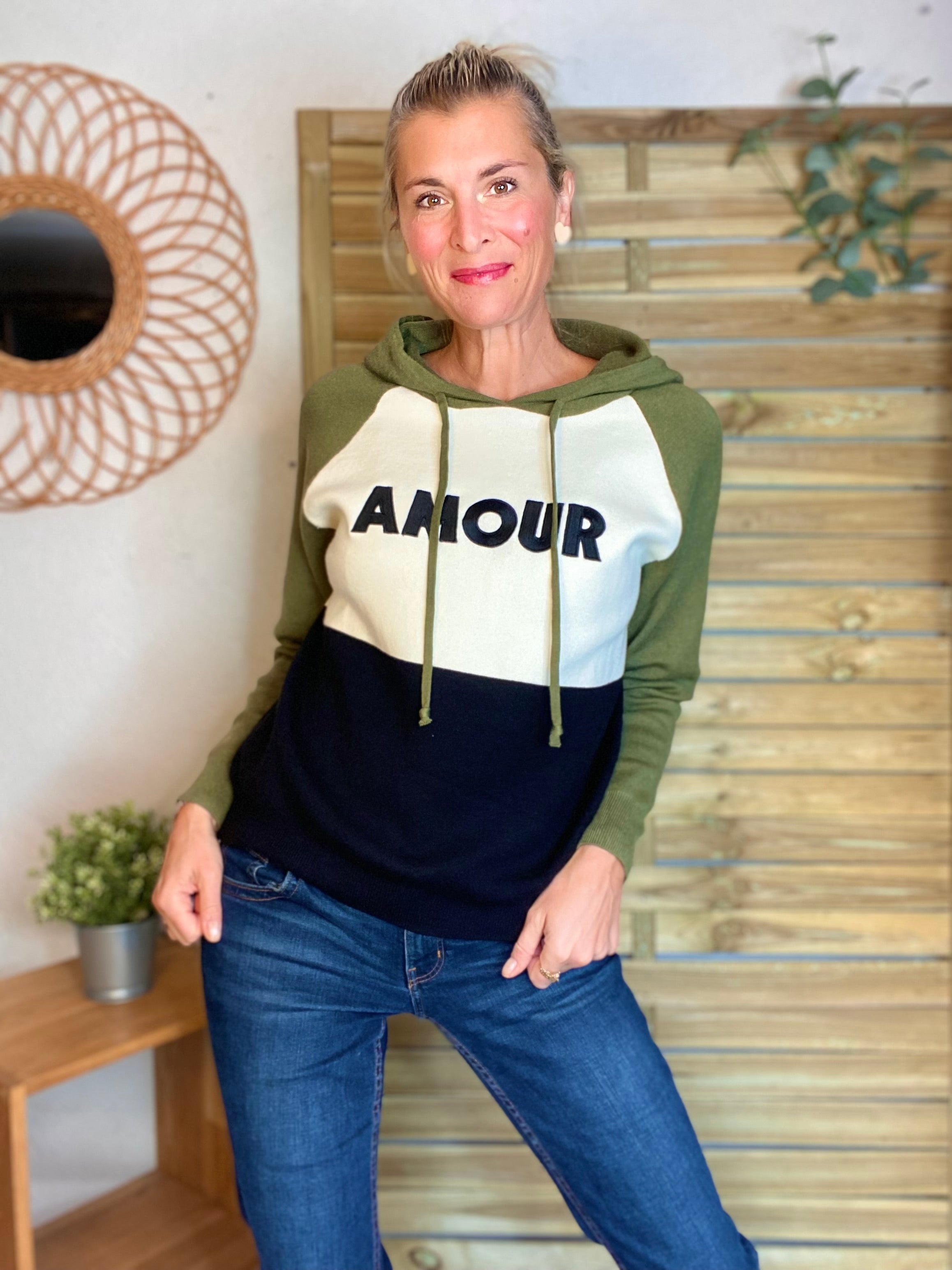 Pull à capuche AMOUR - NORA