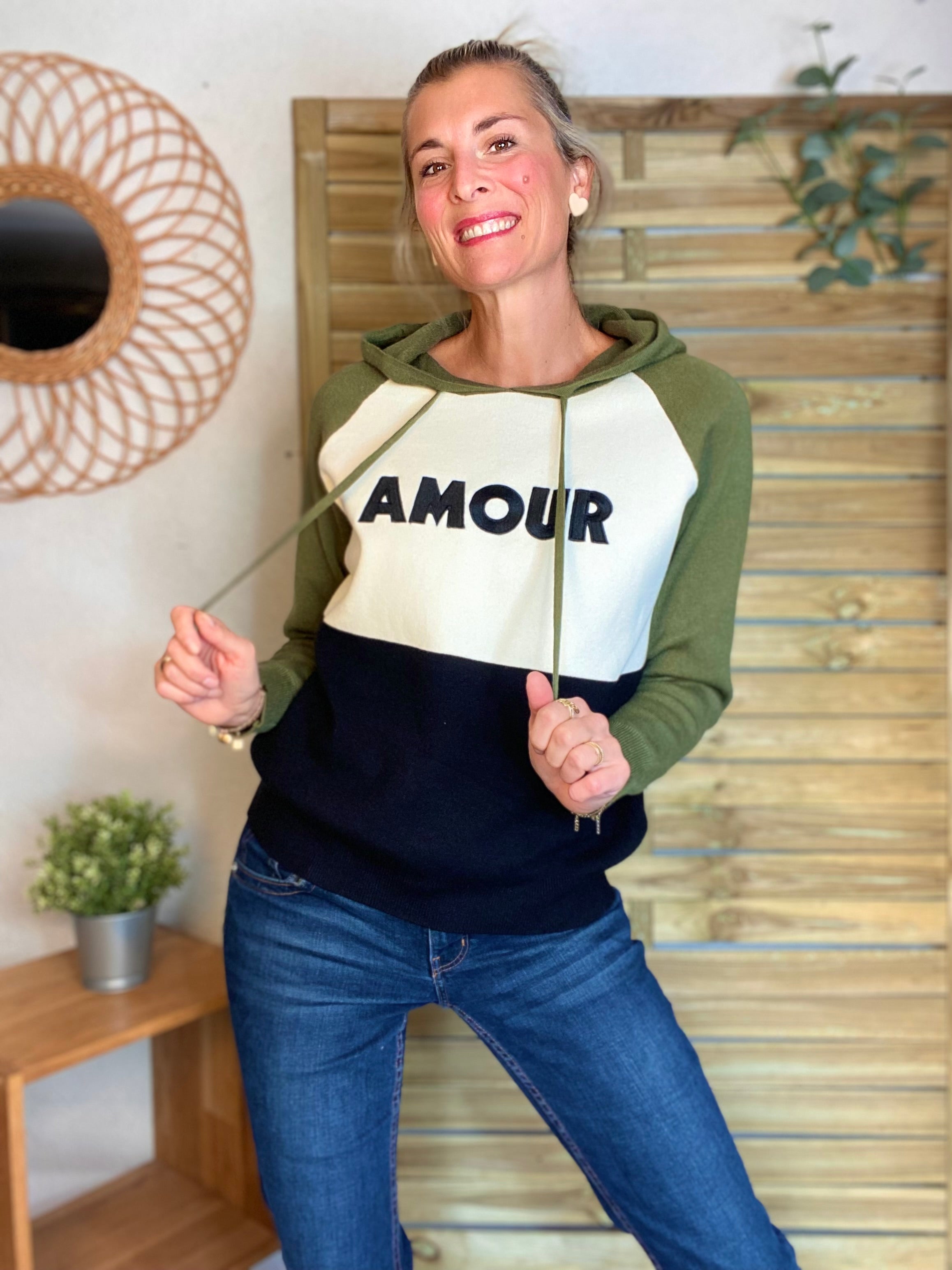 Pull à capuche AMOUR - NORA