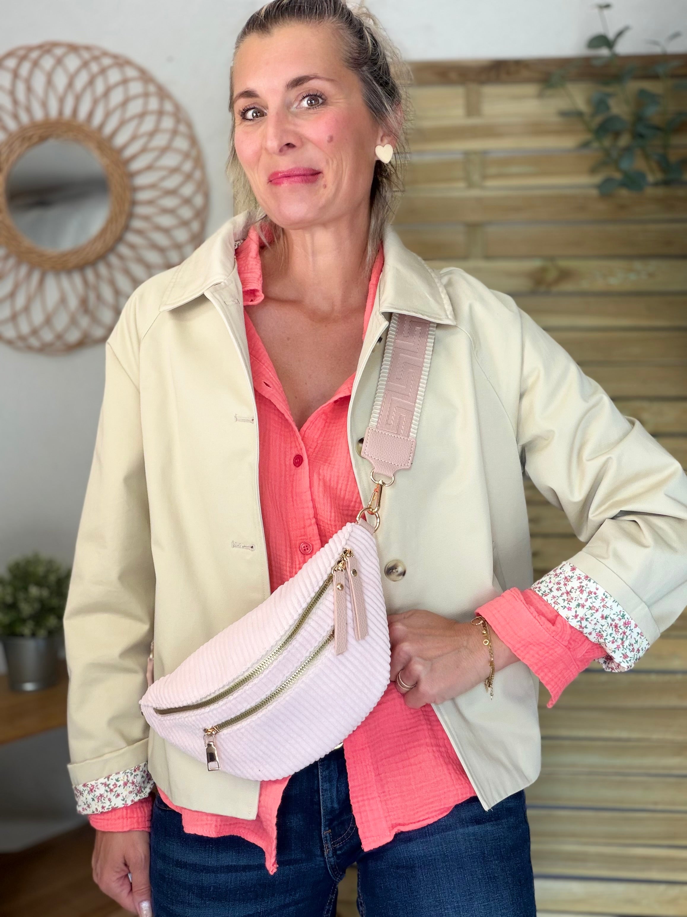 Sac banane en velours côtelé 2 zips et sangle fantaisie - CHARLY Rose poudré