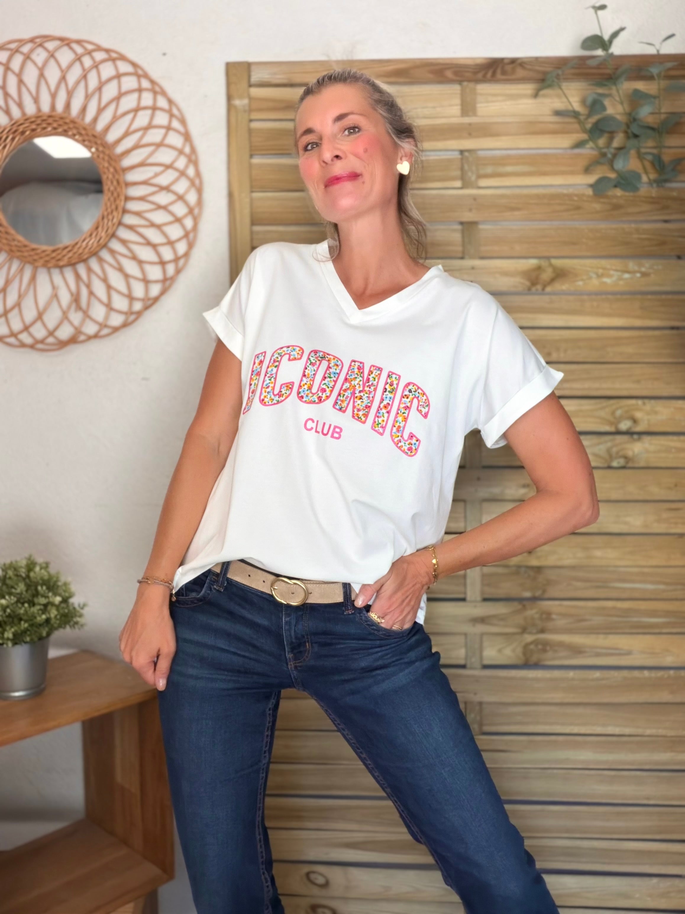 Tee shirt col V ICONIC club fleuri OLYMPE Écru