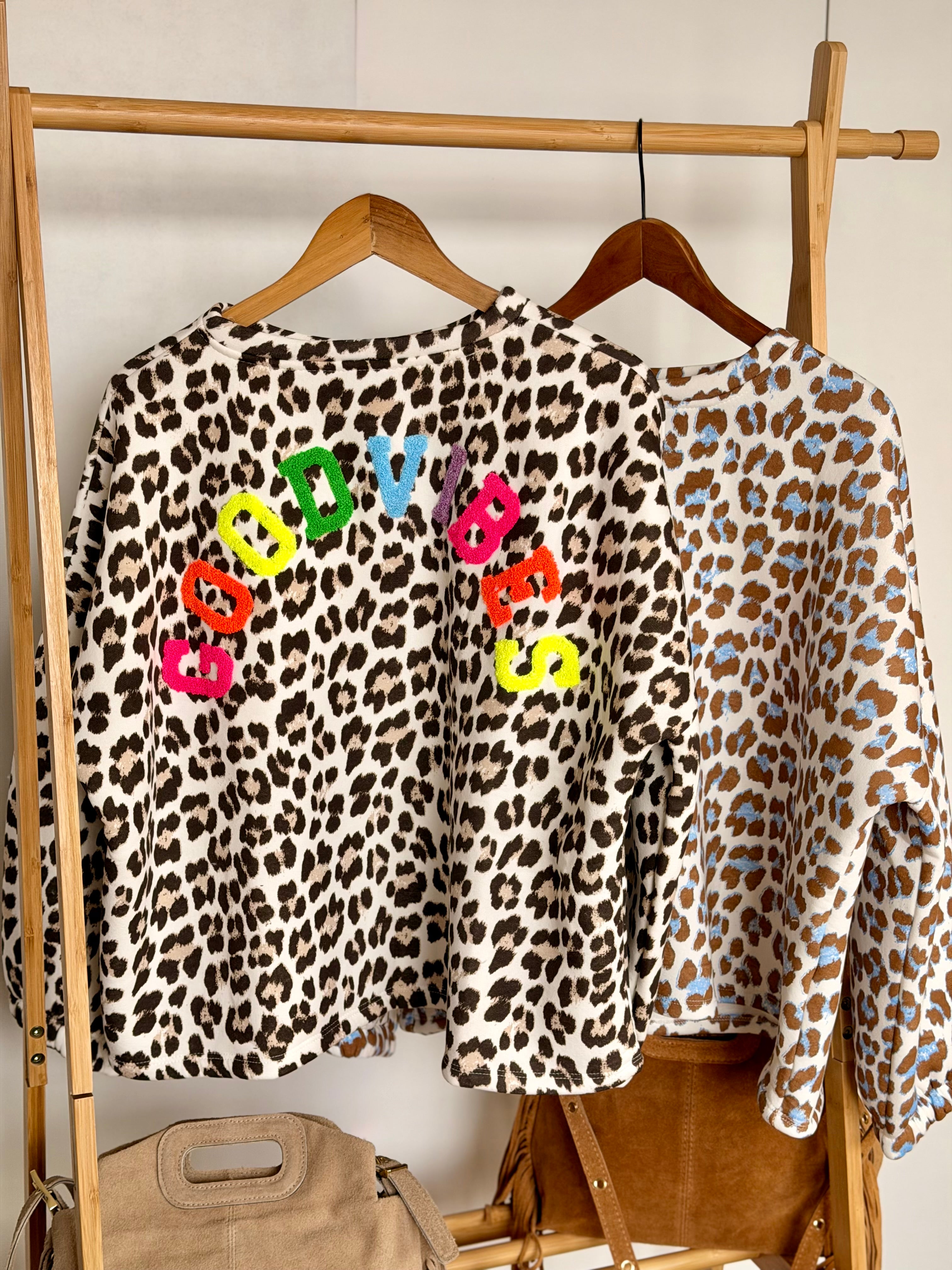 Sweat molleton oversized Léo bleu ciel GOOD VIBES - MIKA