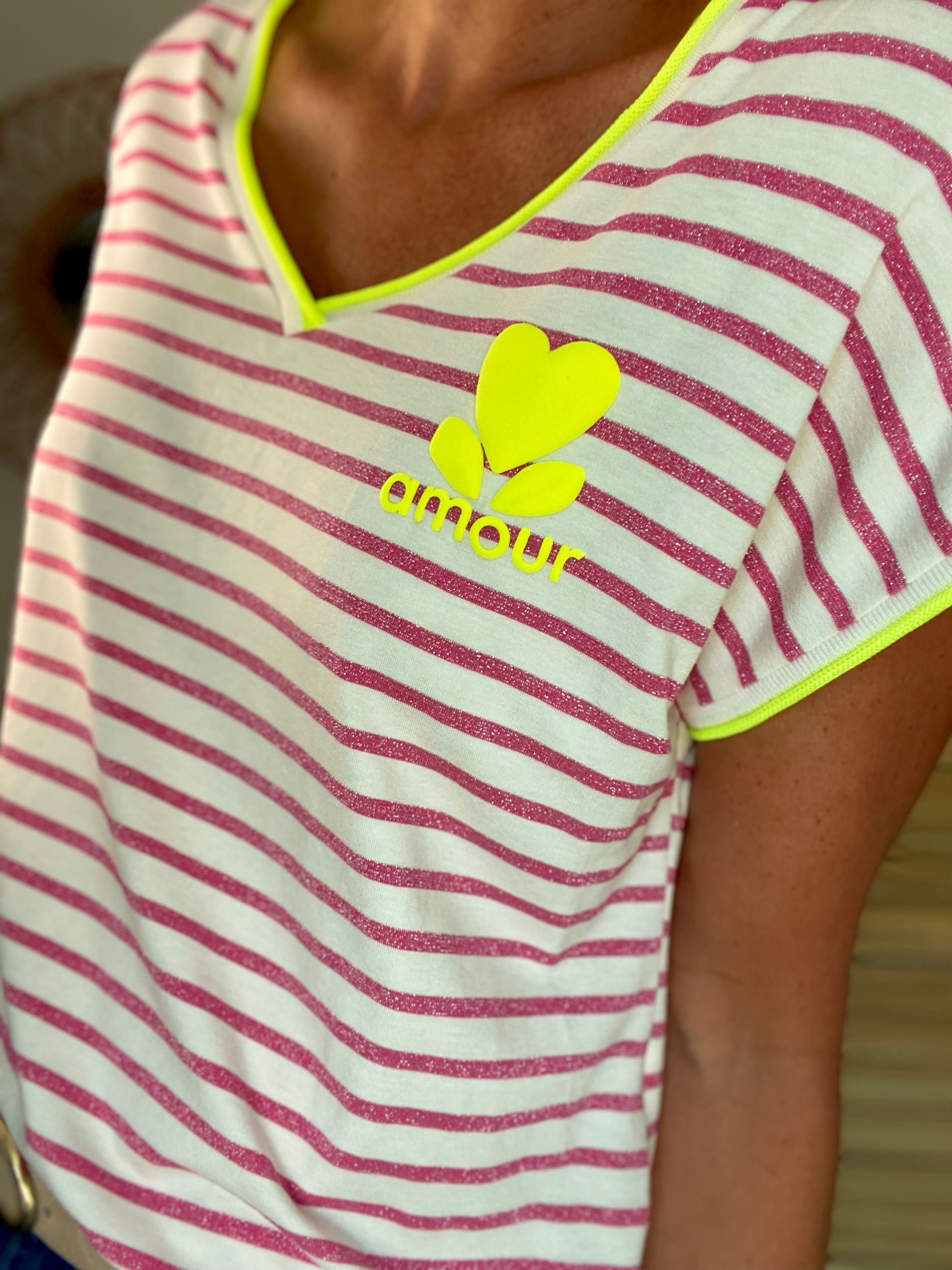 Top rayé col V amour 💛 CLAUDIE - Rose / Jaune fluo