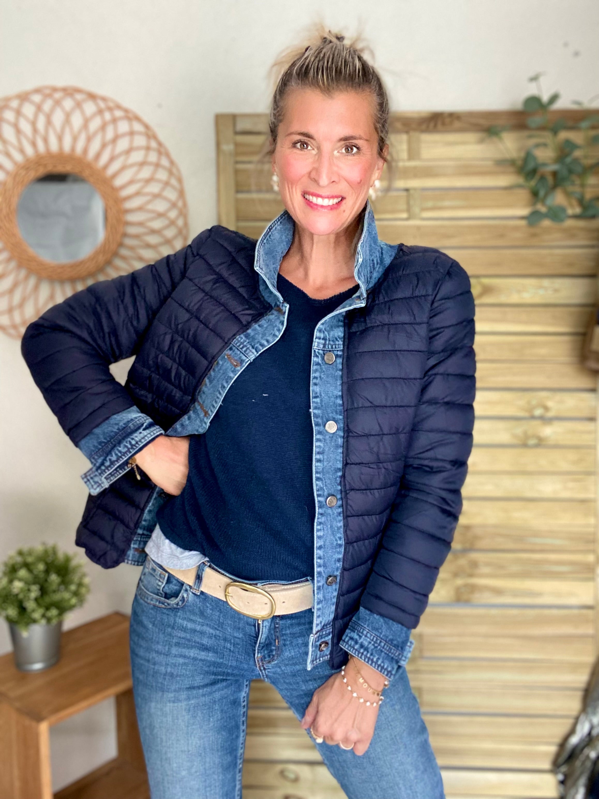 *** PROMO - Tailles 34 (XS), 36 et 52 (6XL) - Veste Jean / Doudoune légère JACKIE - Bleu marine