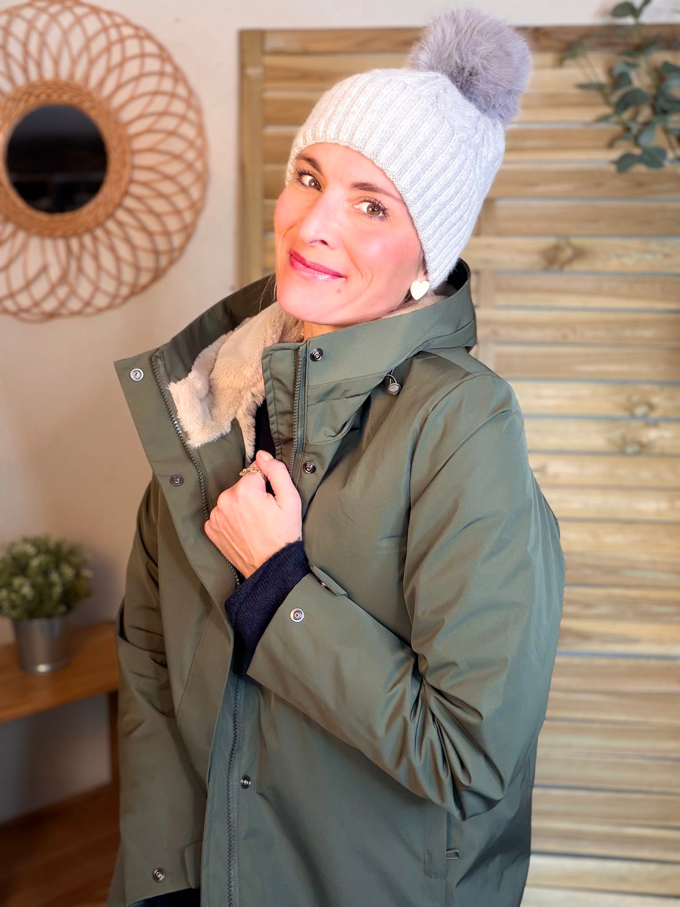 Bonnet torsadé en laine avec pompon JULES