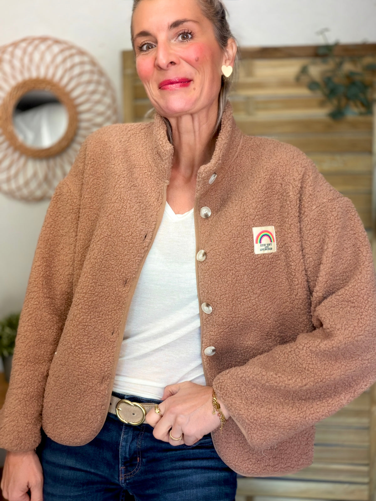Veste Sherpa boutonnée écusson Arc-en-ciel ÉNORA Taupe rosé