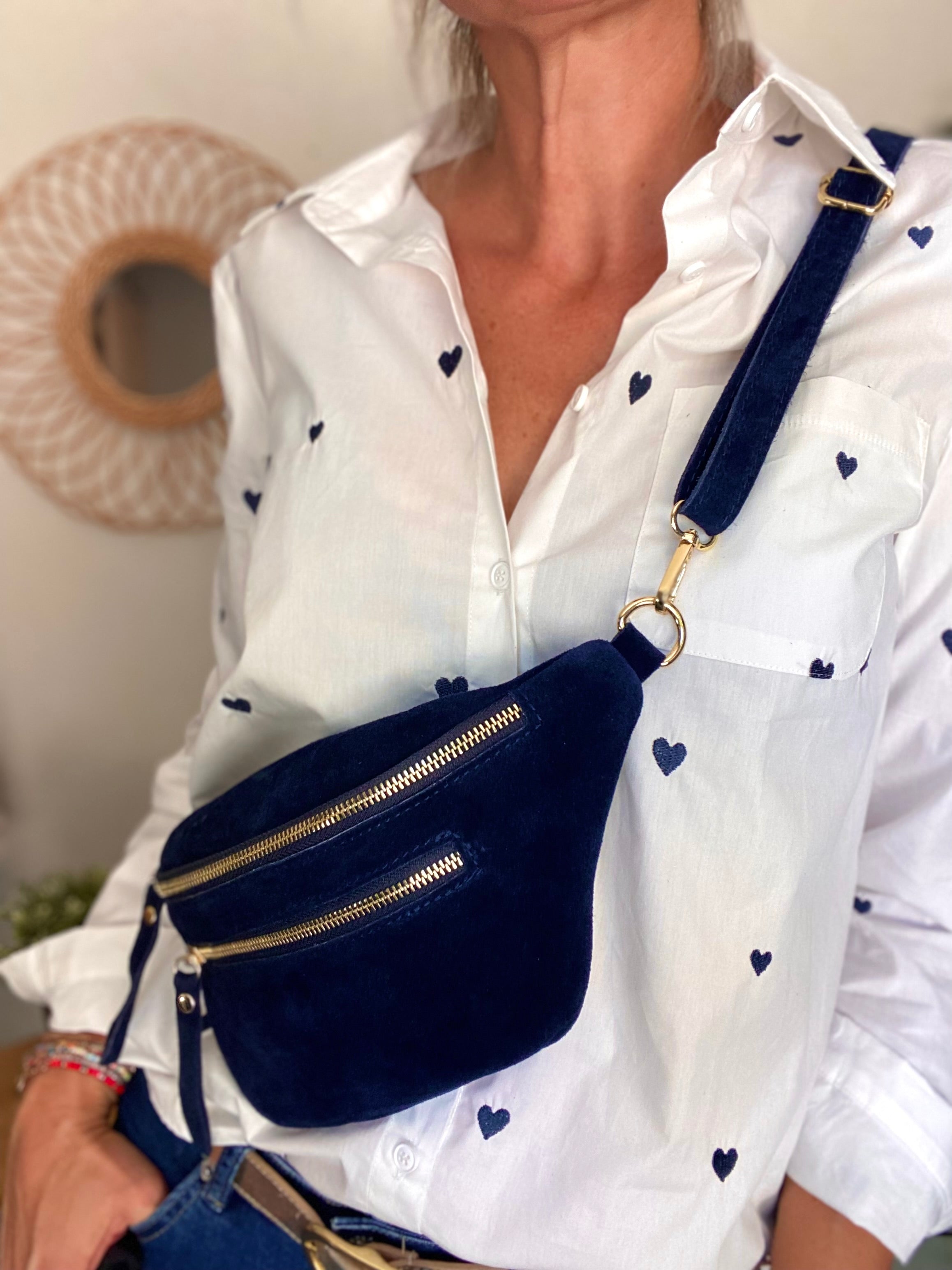 Sac banane avec poche avant, en cuir daim HOLLY - Bleu Marine