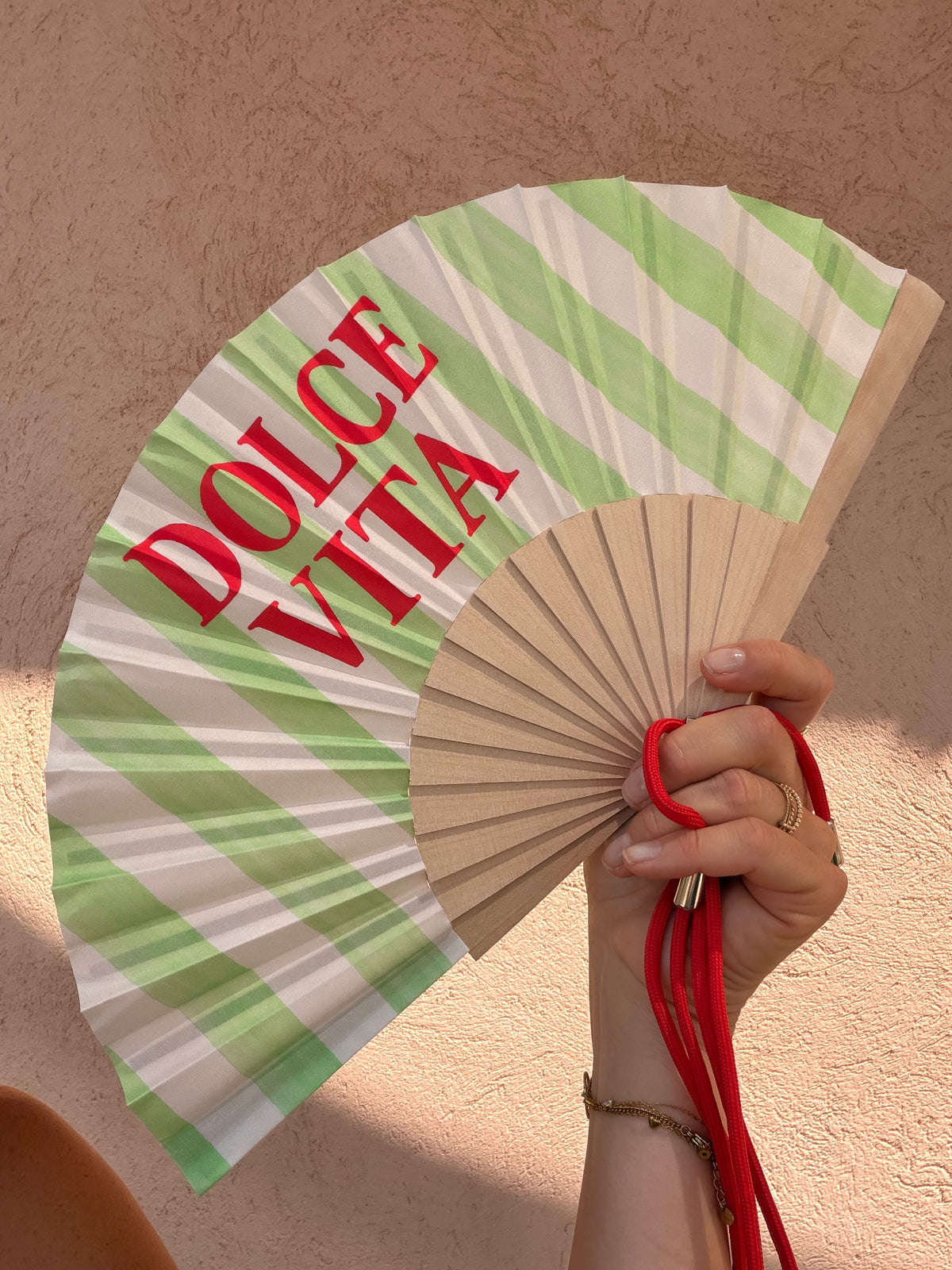 Éventail coloré à message avec bandoulière