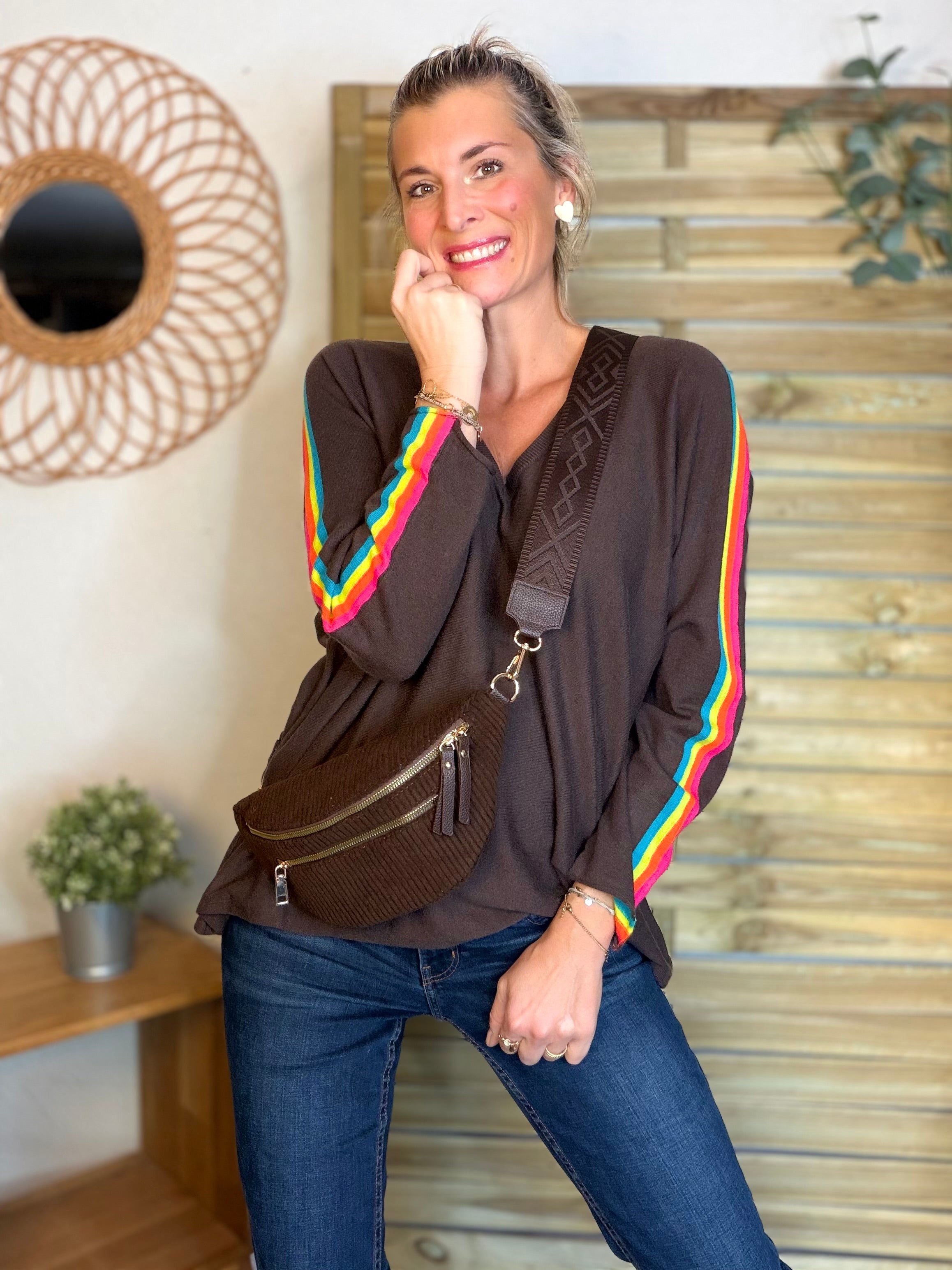Pull fin avec bandes colorées, col V - RAINBOW OVERSIZE 🌈 Chocolat