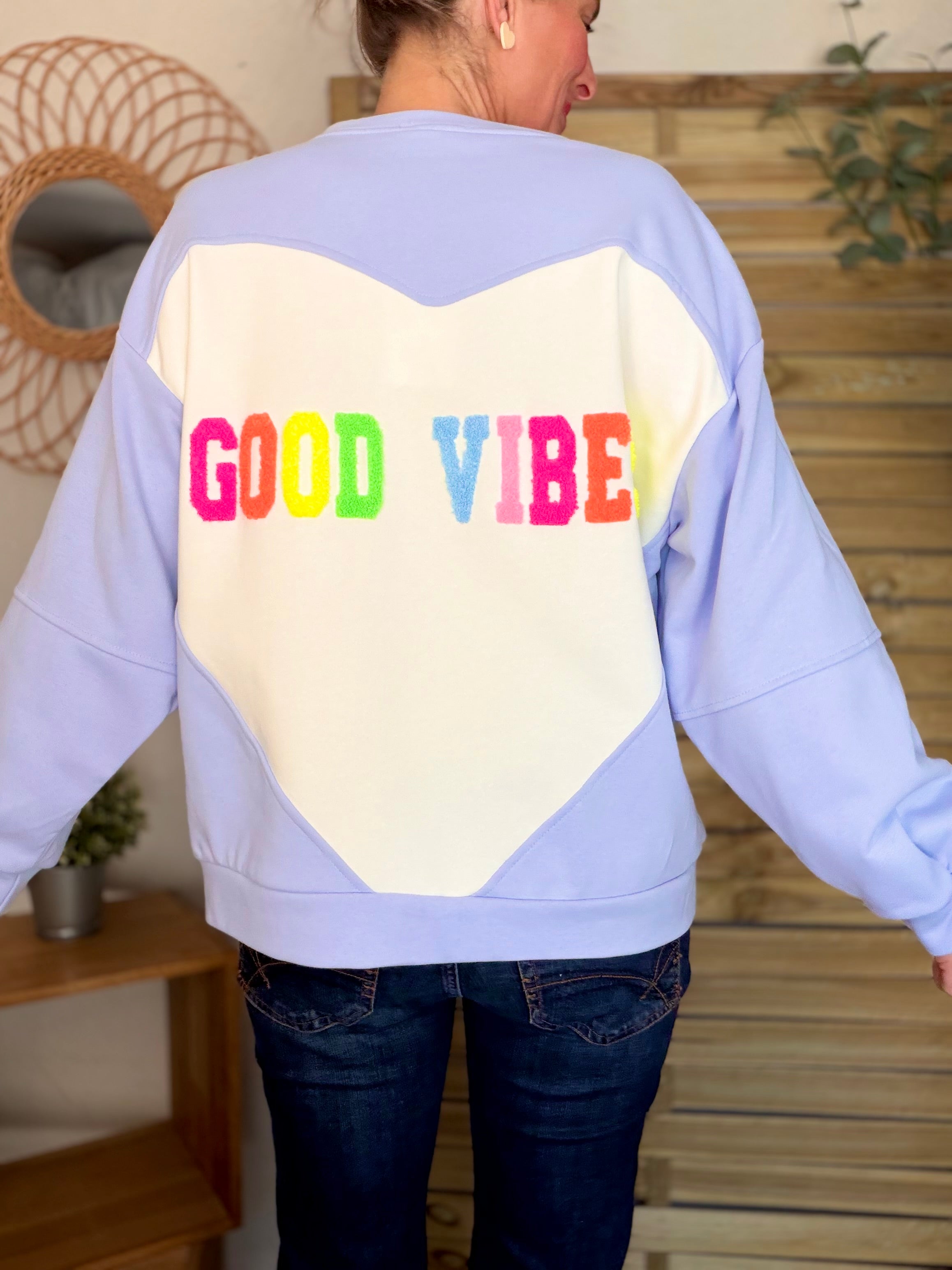 Sweat oversized GOOD VIBES ALYSSA bleu ciel/blanc