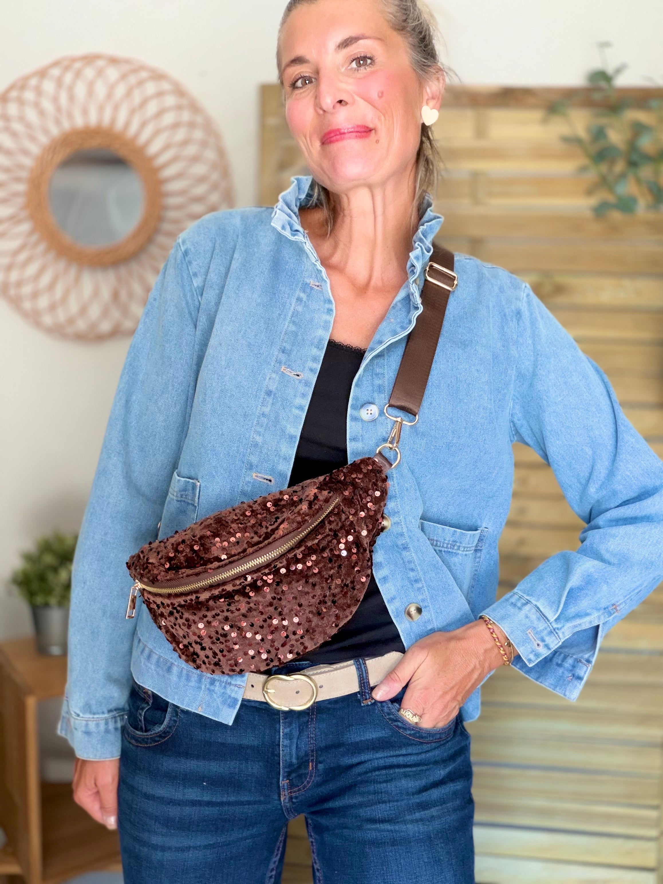 ⚡️ ARRIVAGE - Sac banane velours à sequins DAISY - Choco