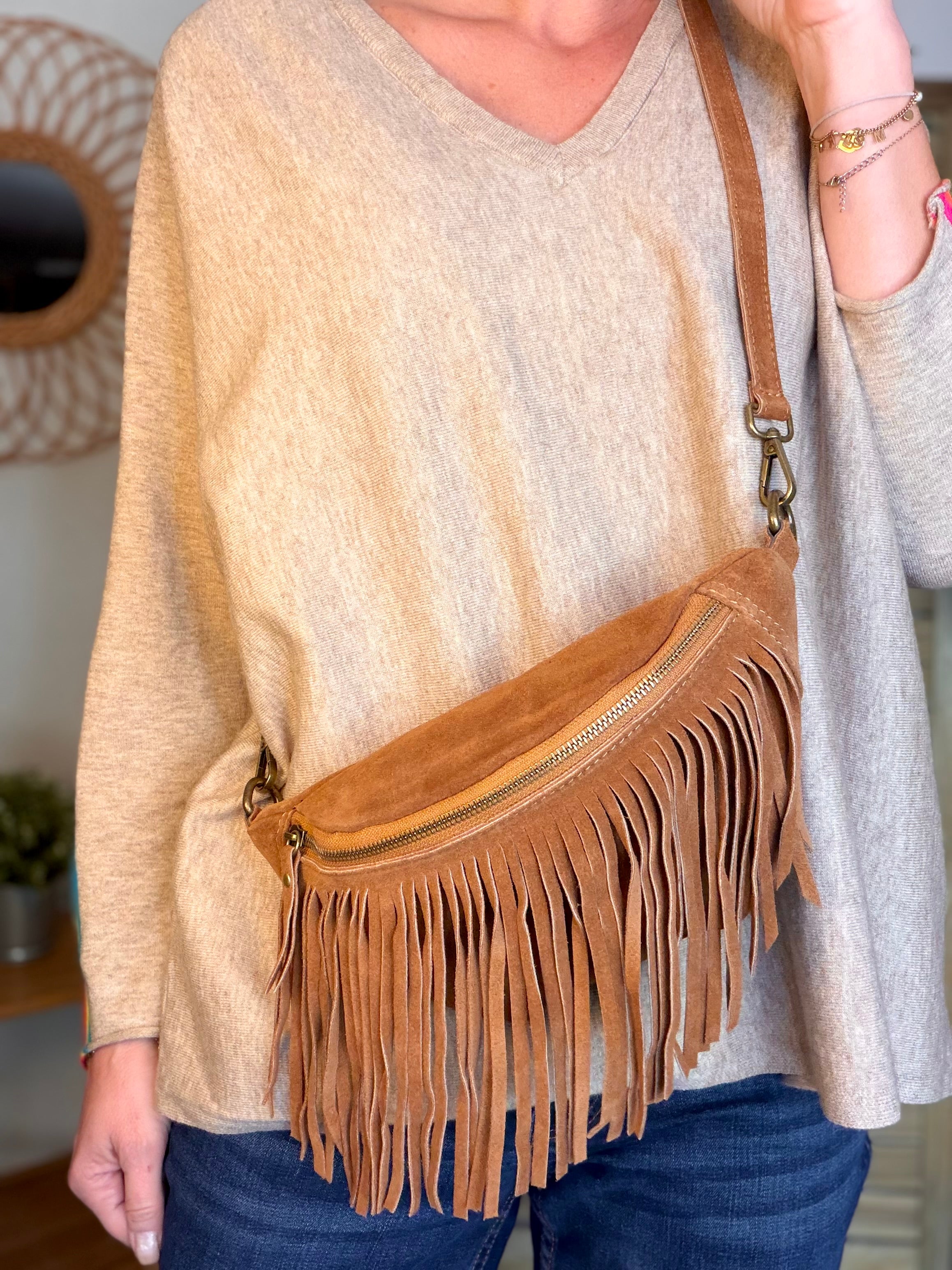 Sac banane avec franges en cuir daim - PIETRA - Camel