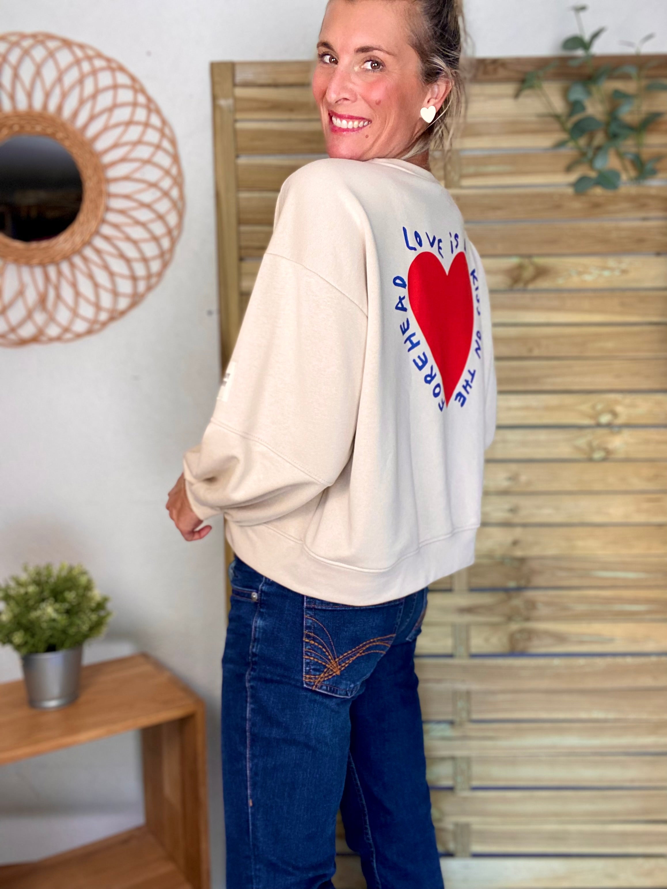 Sweat Love is a Kiss ❤️ OMBLINE - Beige