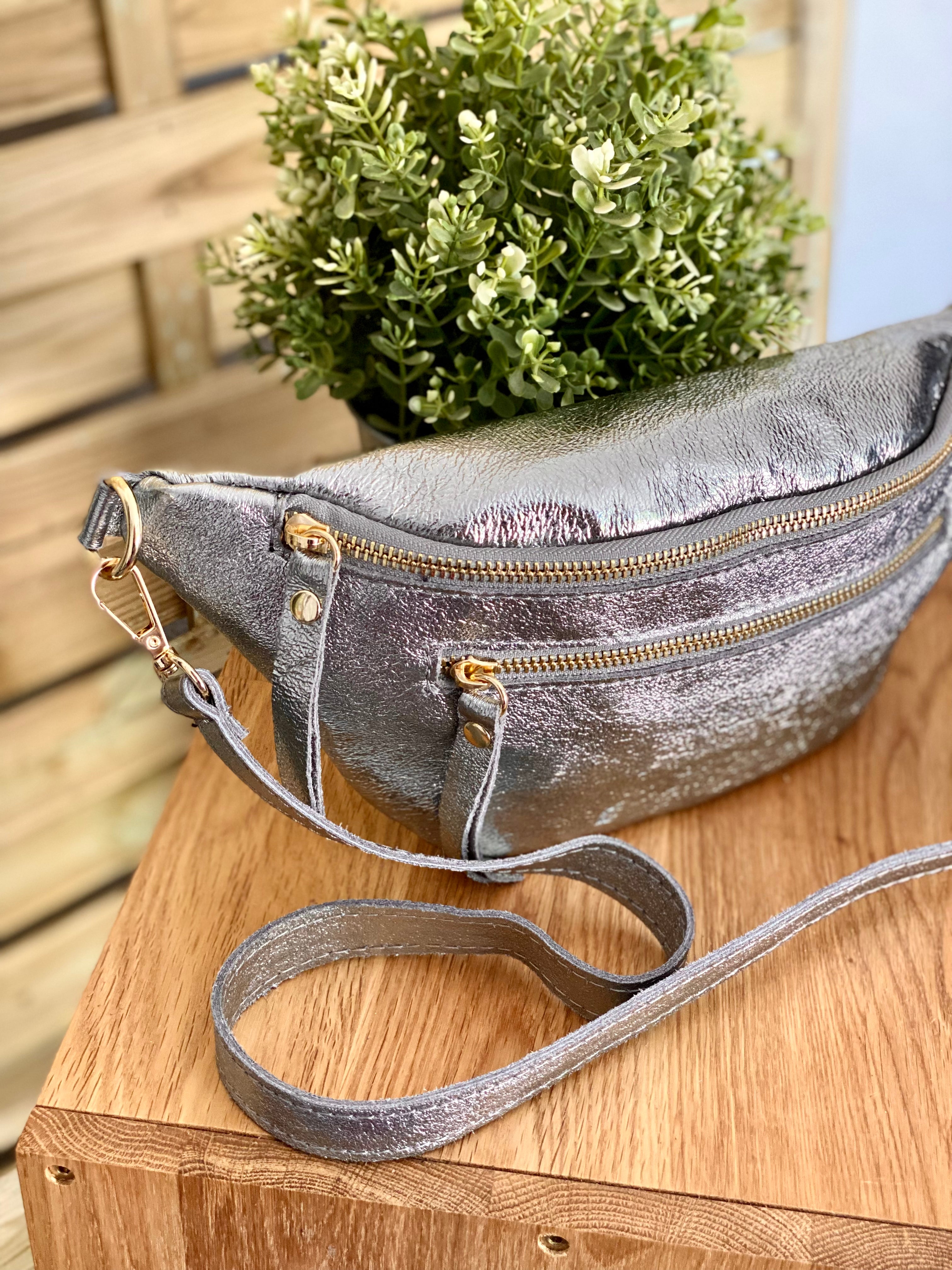 Sac banane en cuir irisé ERYN - Argent clair (9 coloris)