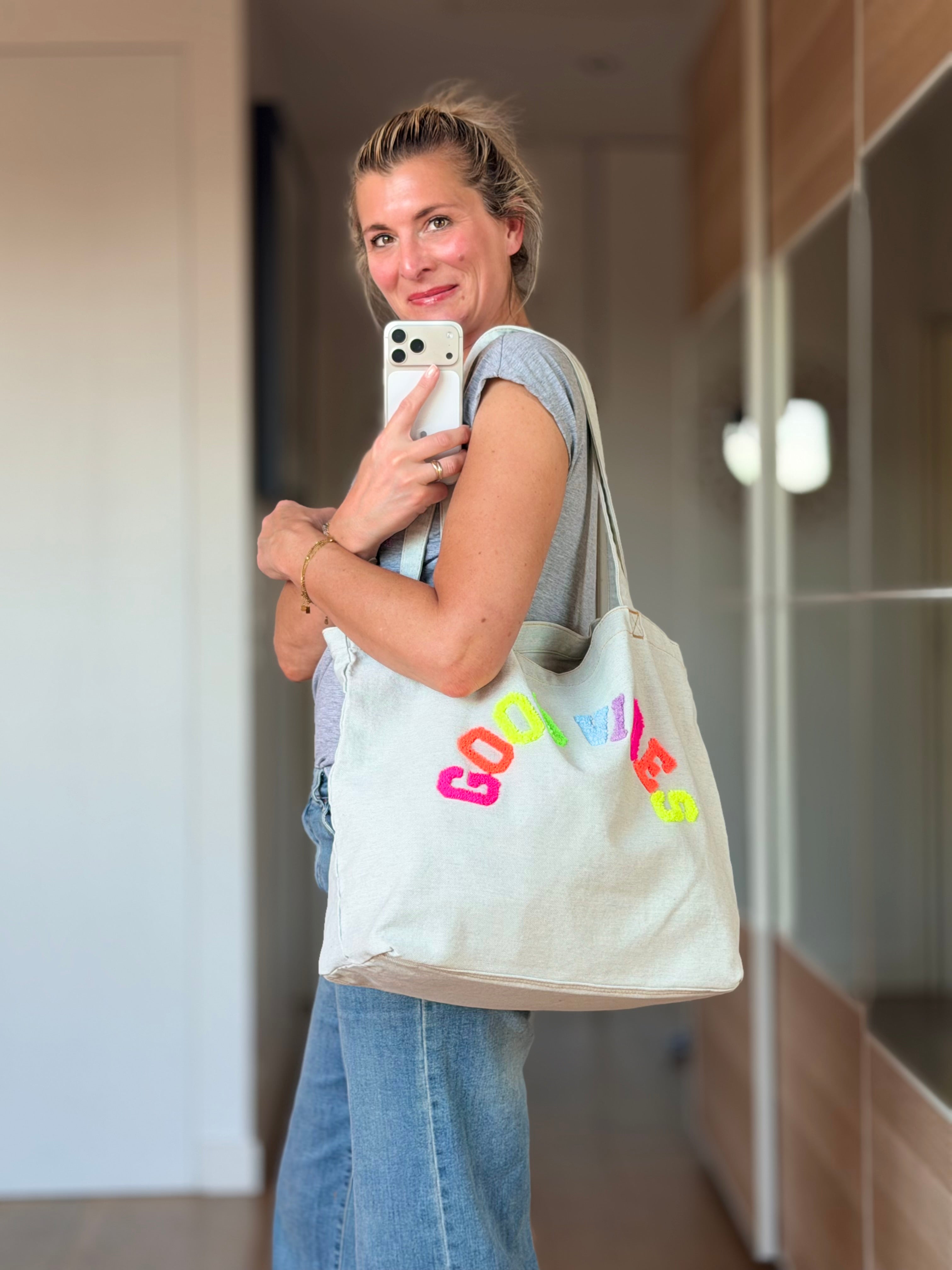 Grand cabas Tote bag GOOD VIBES Jean bleu delavé VANINA