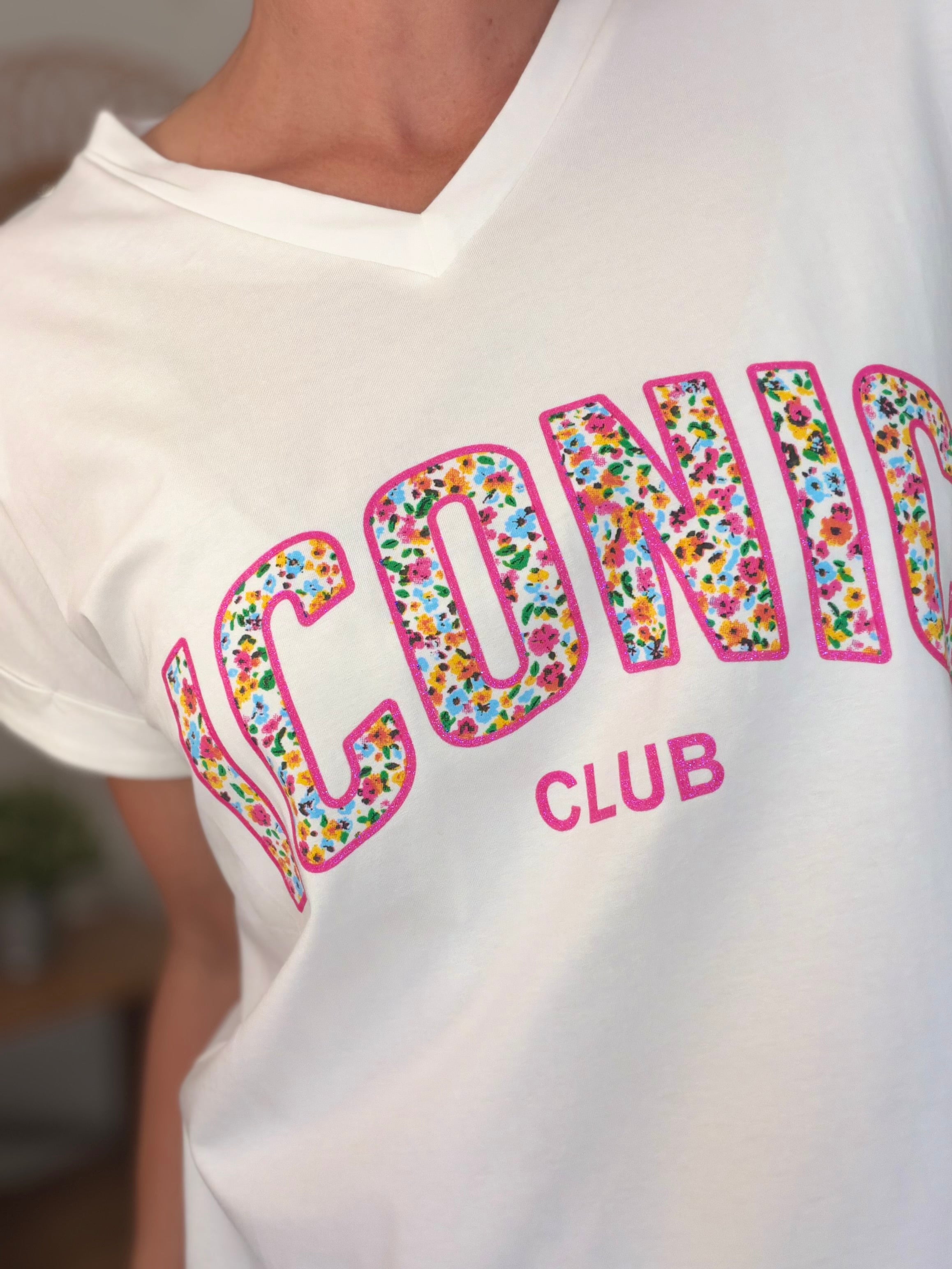 Tee shirt col V ICONIC club fleuri OLYMPE Écru