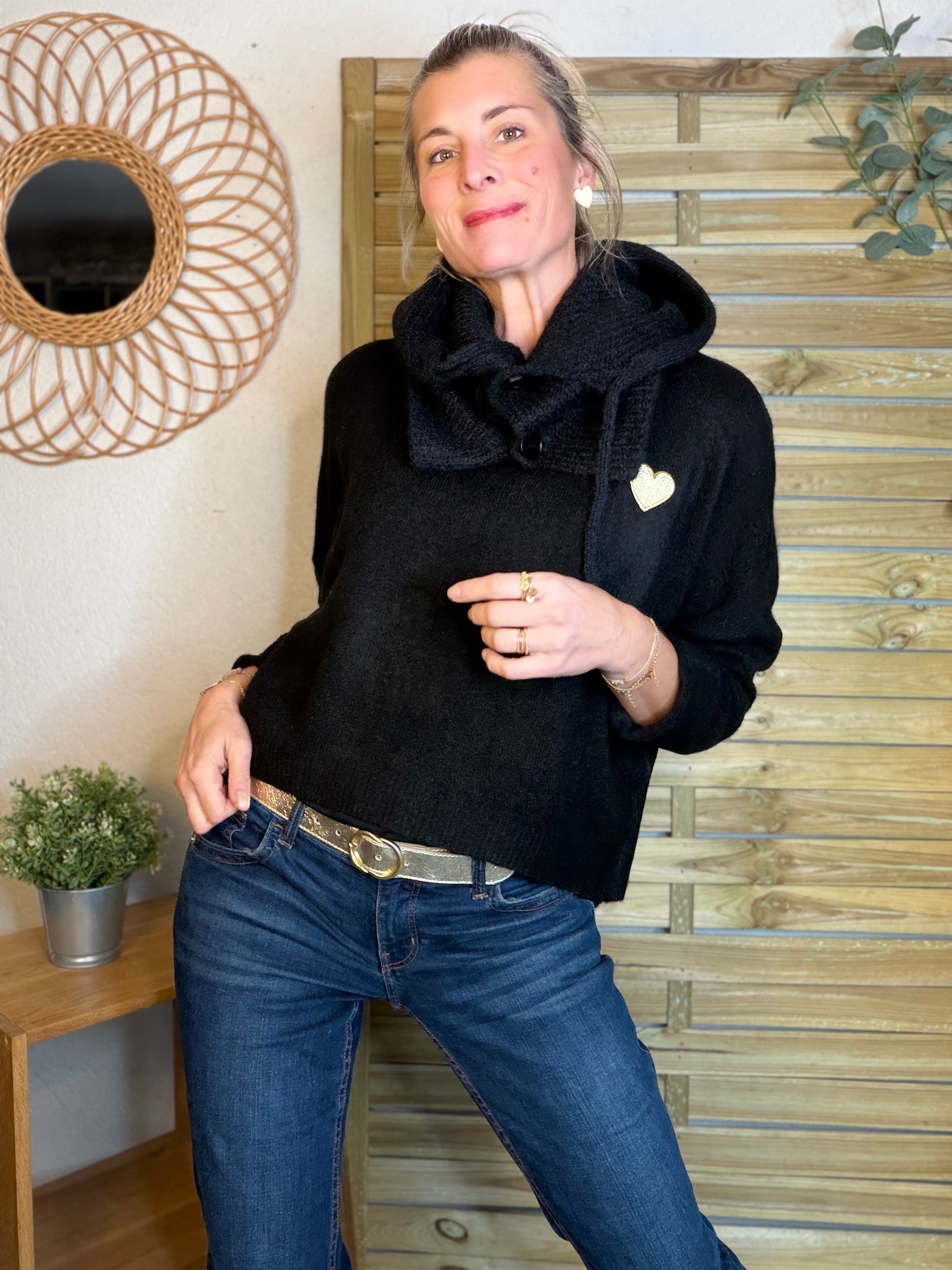 Pull léger en maille cœur doré brodé 💛 MELISSA - Noir