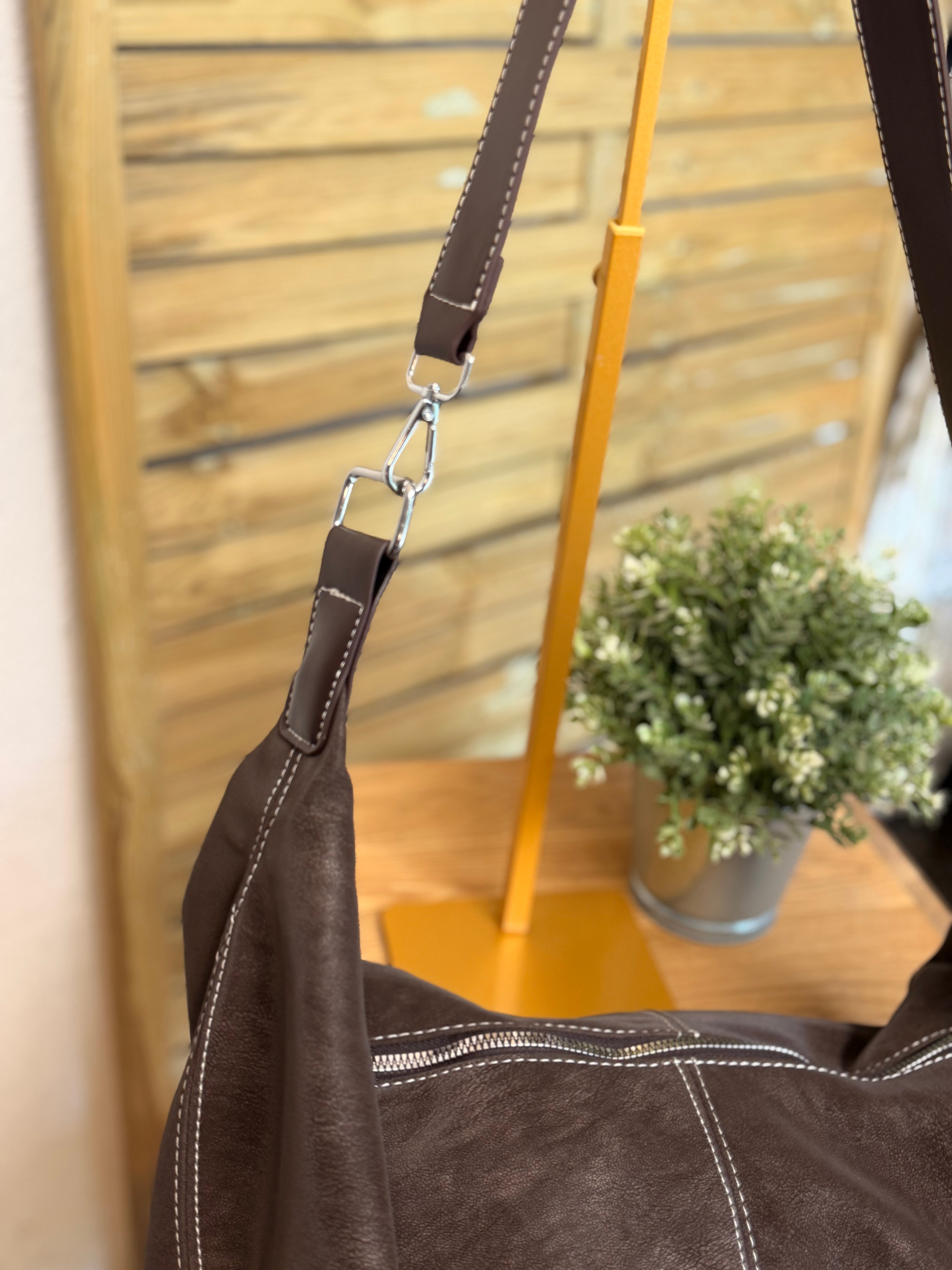 Sac besace XXL en simili cuir brossé - HAROLD Chocolat
