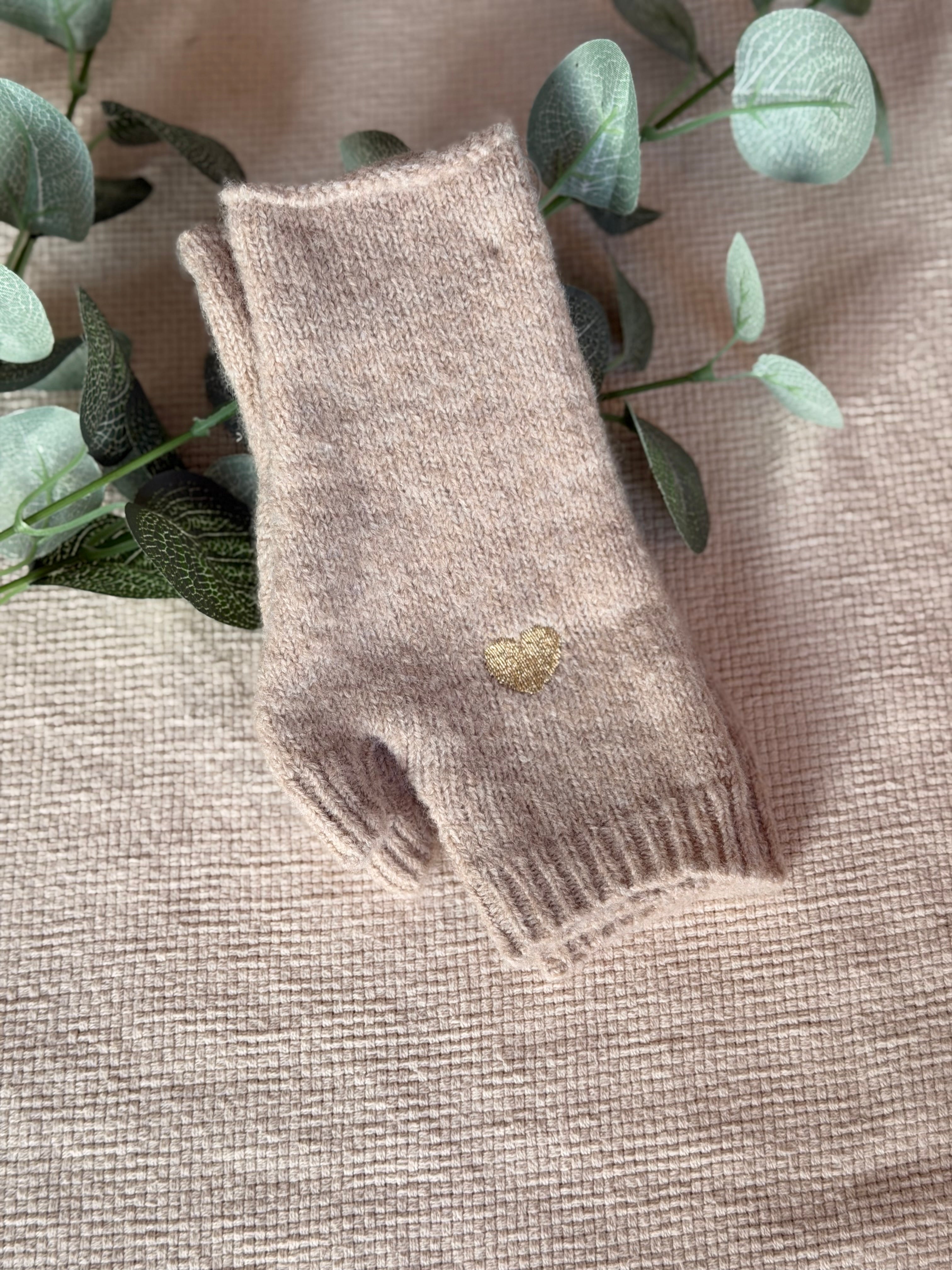 Mitaines CLARISSE avec coeur brodé 💛❤️