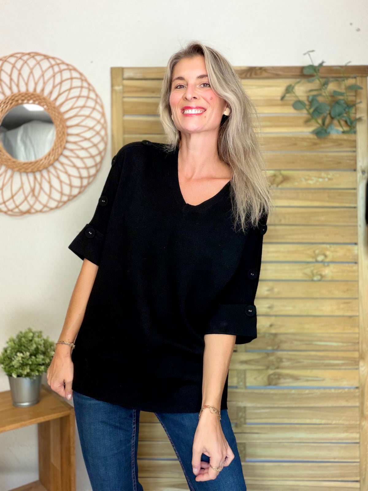 Pull long, col V, ornements boutons CHIARA Noir