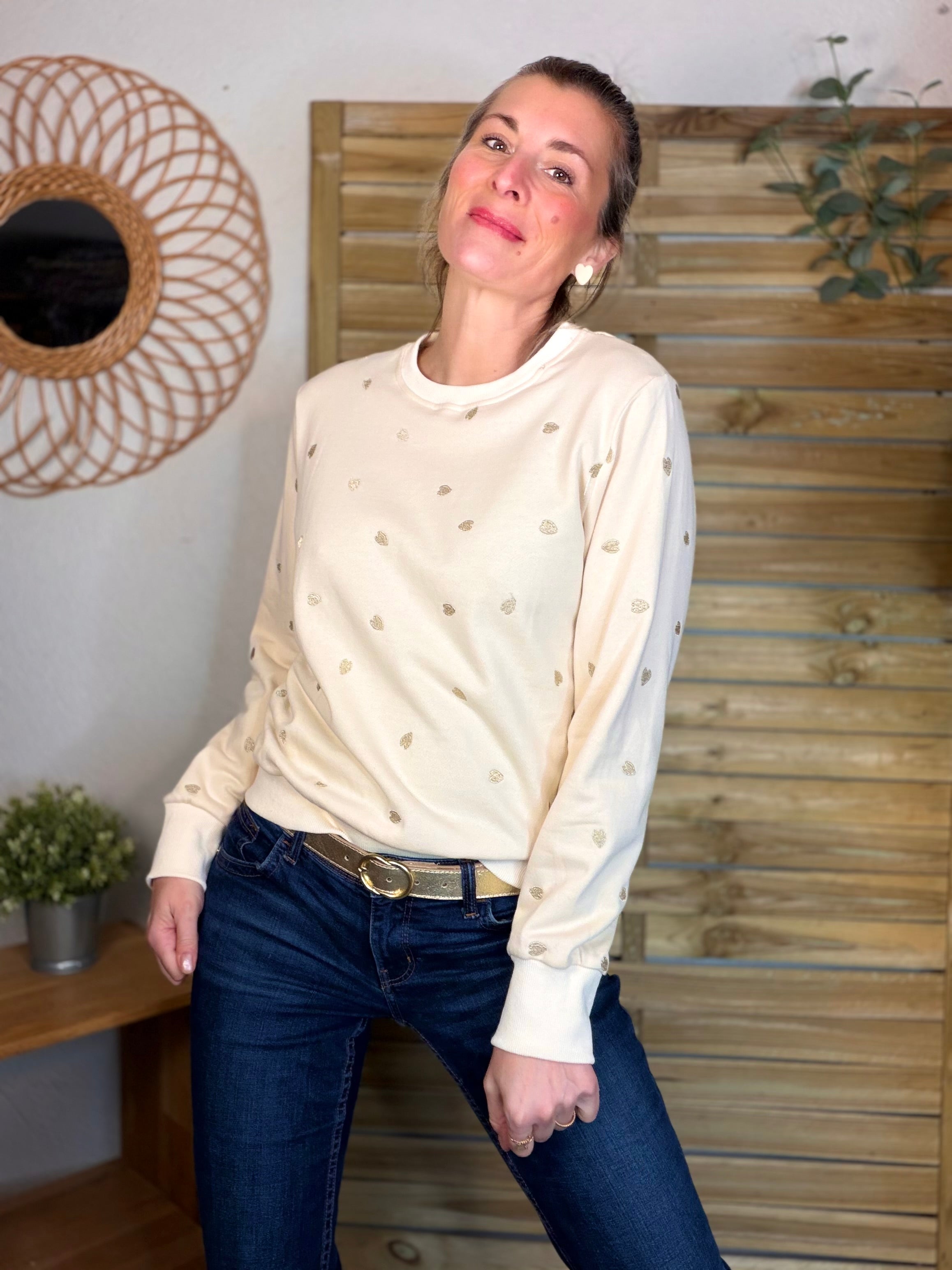 Sweat Beige cœurs dorés brodés 💛 LOUNA