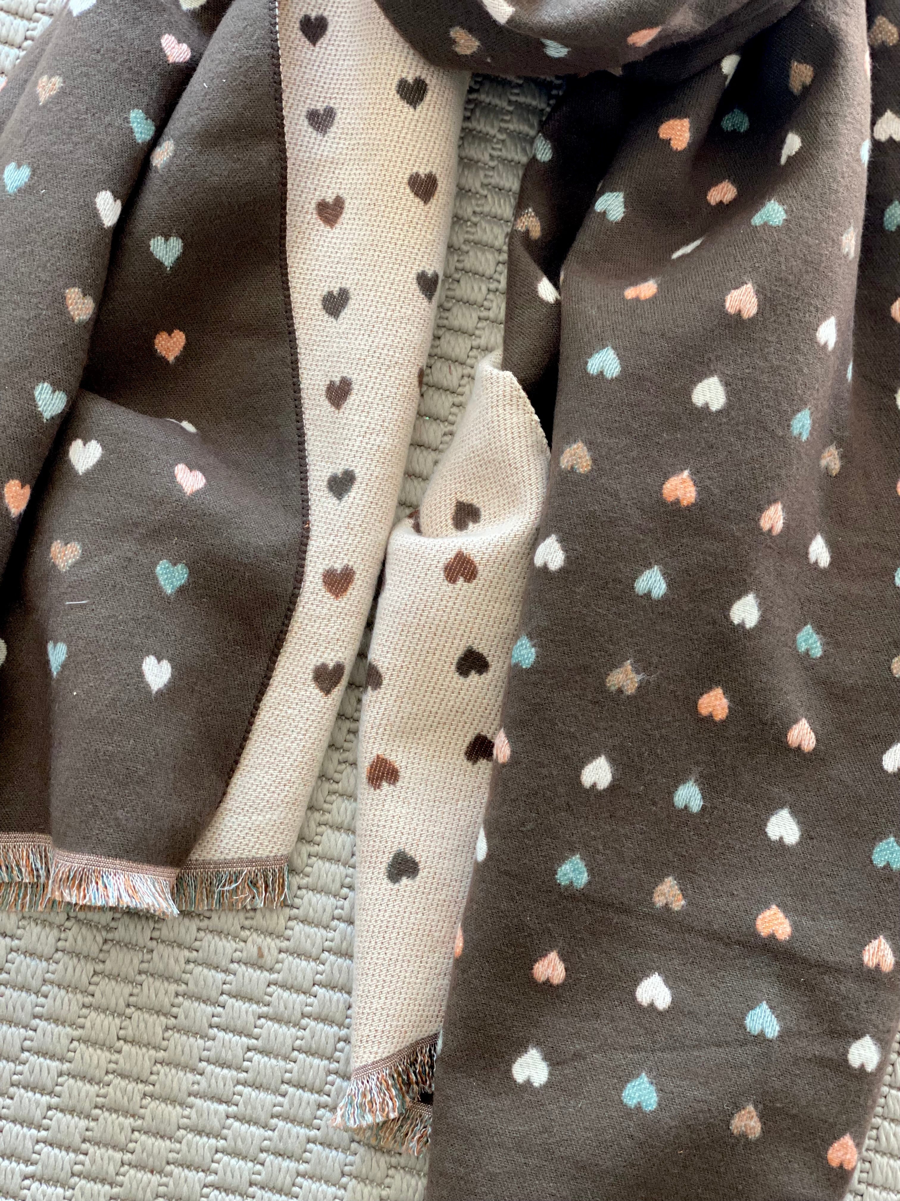 Écharpe douce réversible Coeurs SIMONE - Choco / Beige 💙🩷💛