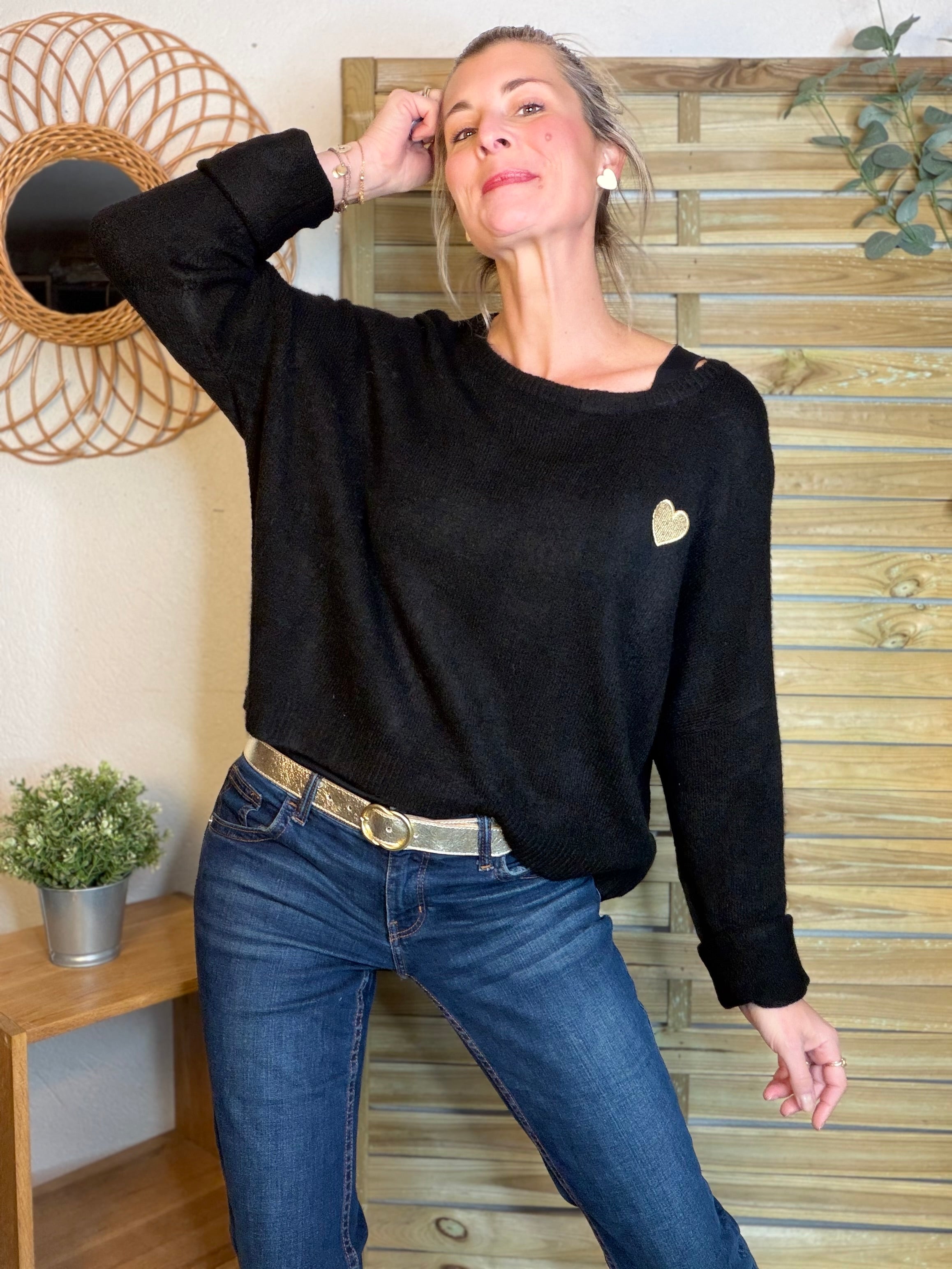 Pull léger en maille cœur doré brodé 💛 MELISSA - Noir