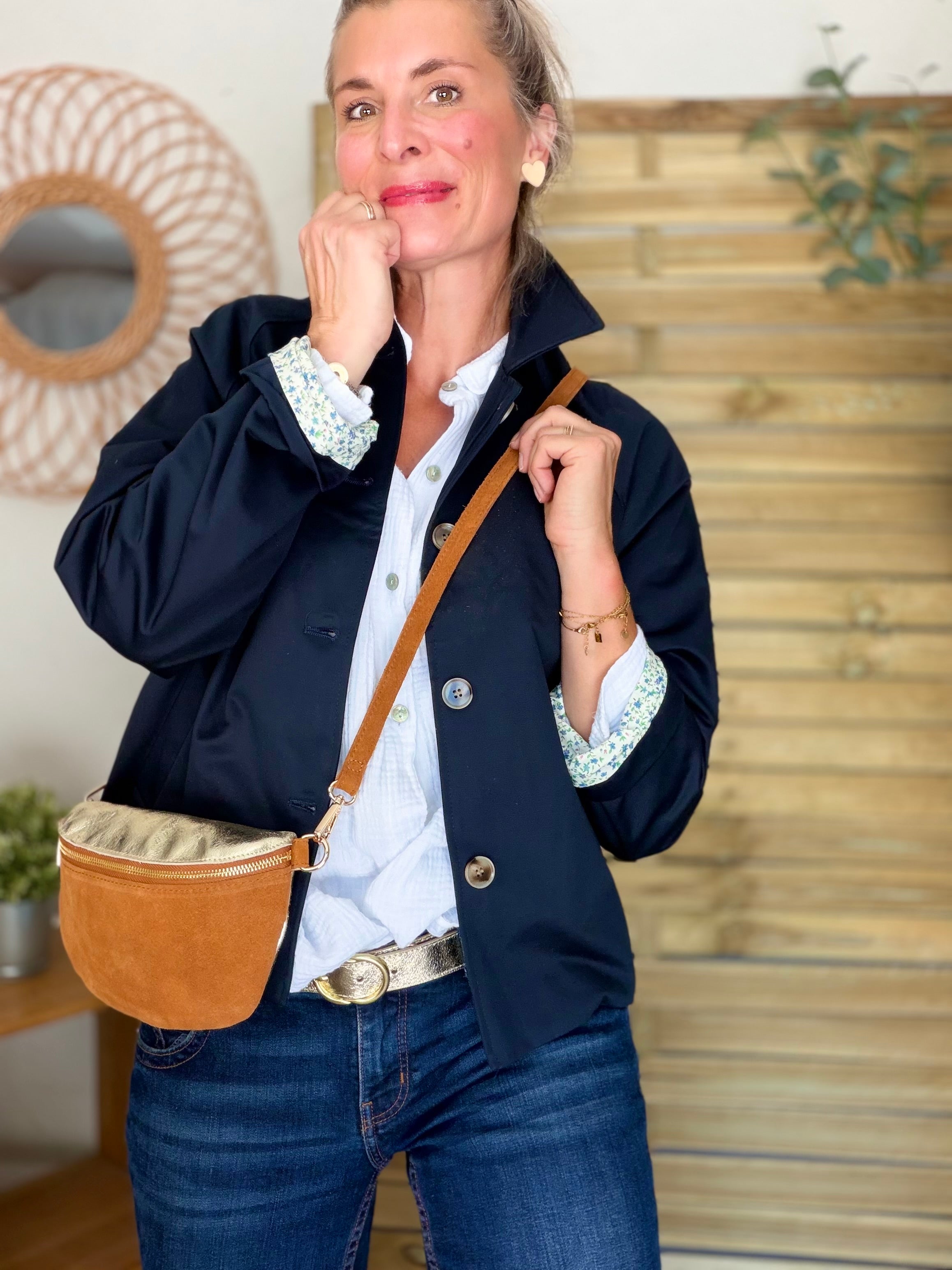 Sac banane M bi-matière en cuir irisé et velours 24cm - POLLY- Camel/Doré